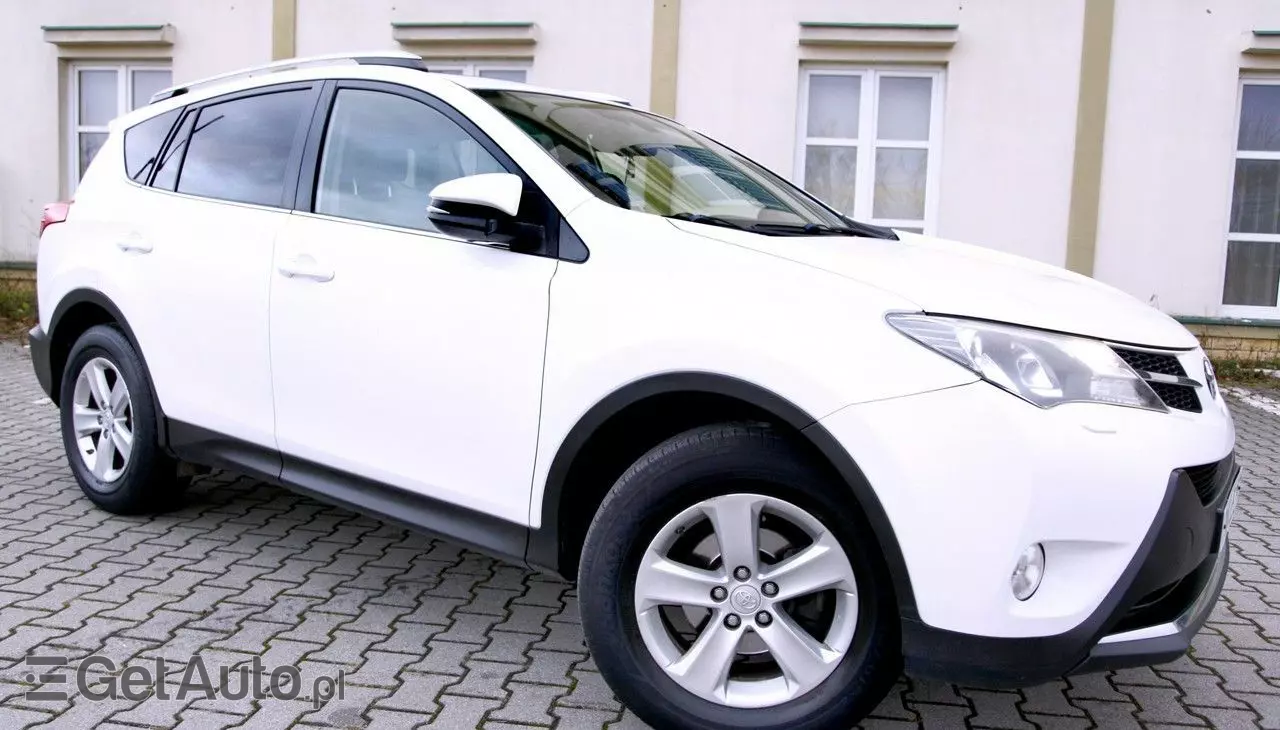 TOYOTA RAV4 2.2 D-4D 4x4 Executive