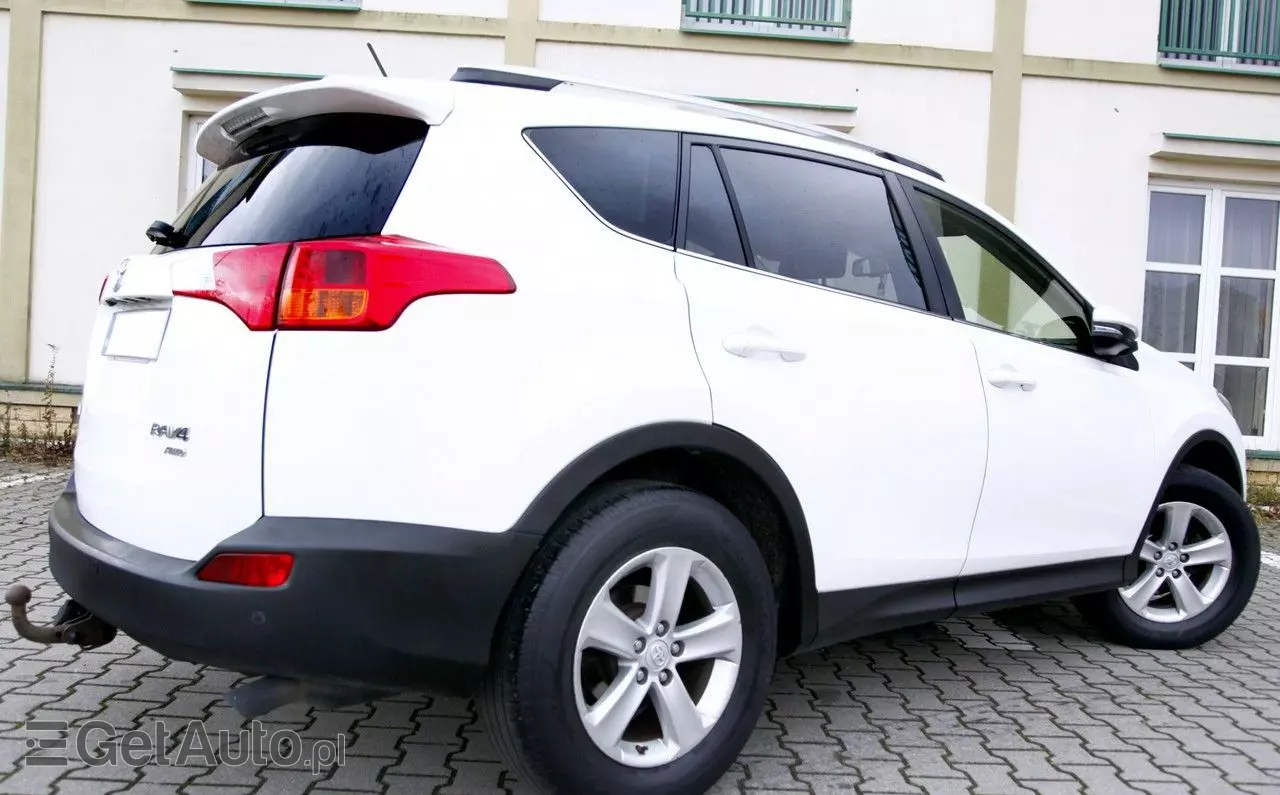 TOYOTA RAV4 2.2 D-4D 4x4 Executive