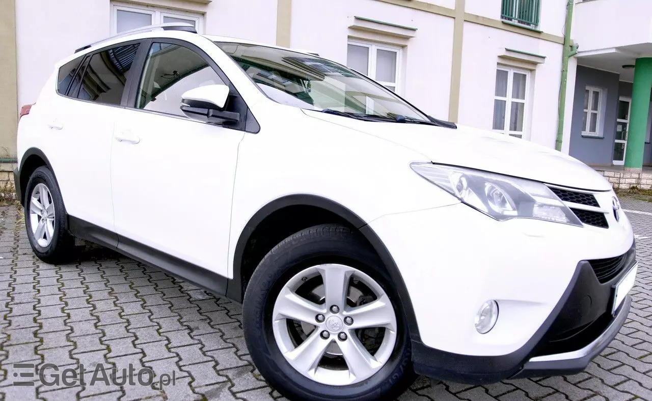 TOYOTA RAV4 2.2 D-4D 4x4 Executive