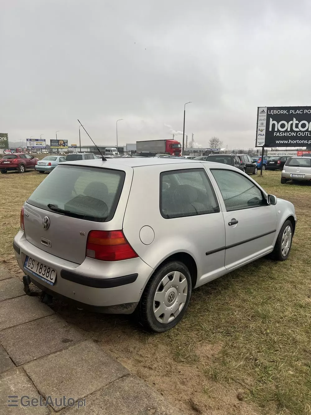 VOLKSWAGEN Golf 