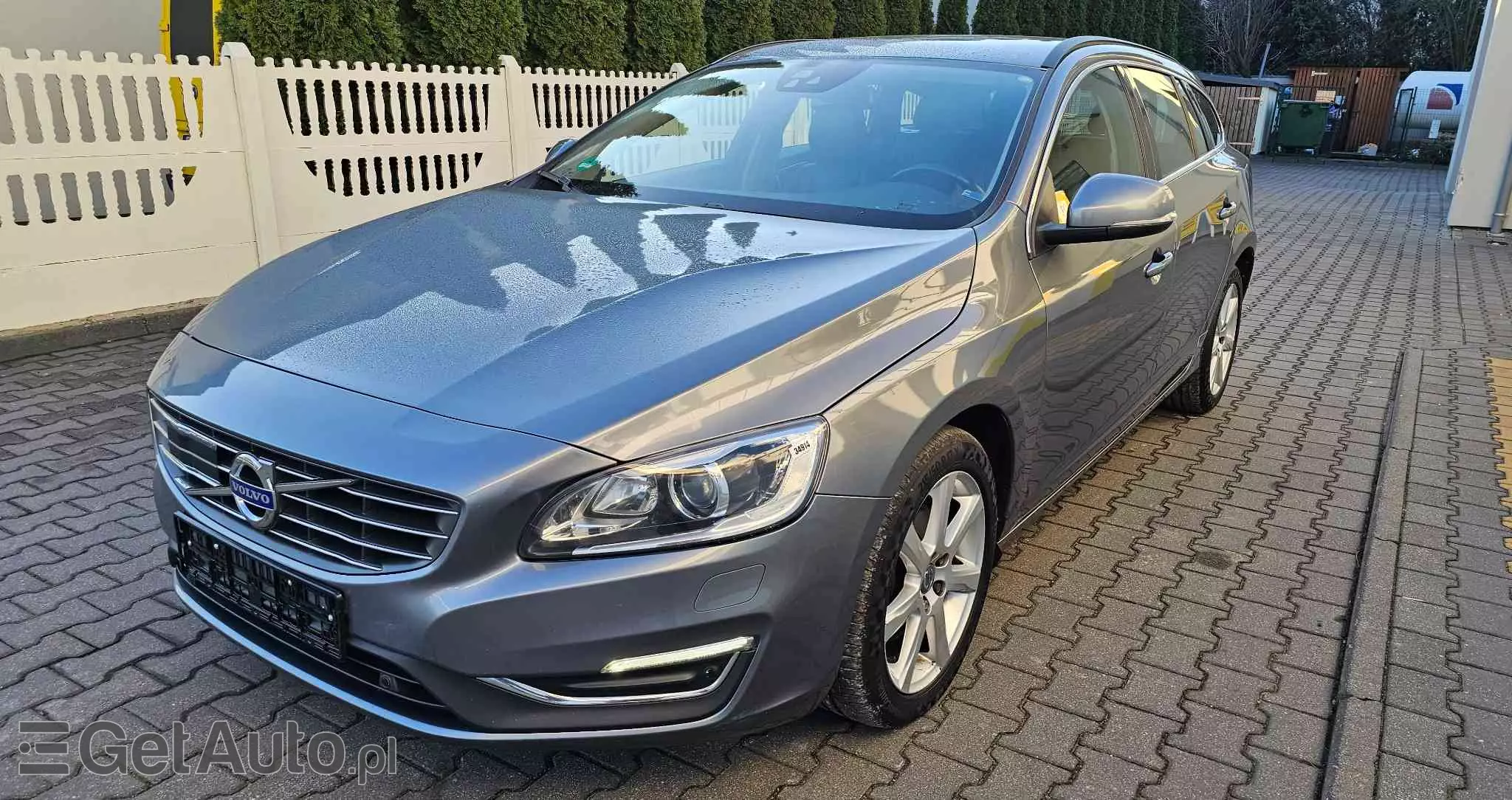 VOLVO V60 D4 Geartronic Summum