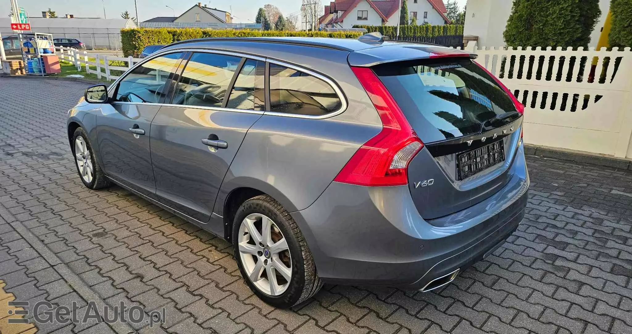 VOLVO V60 D4 Geartronic Summum