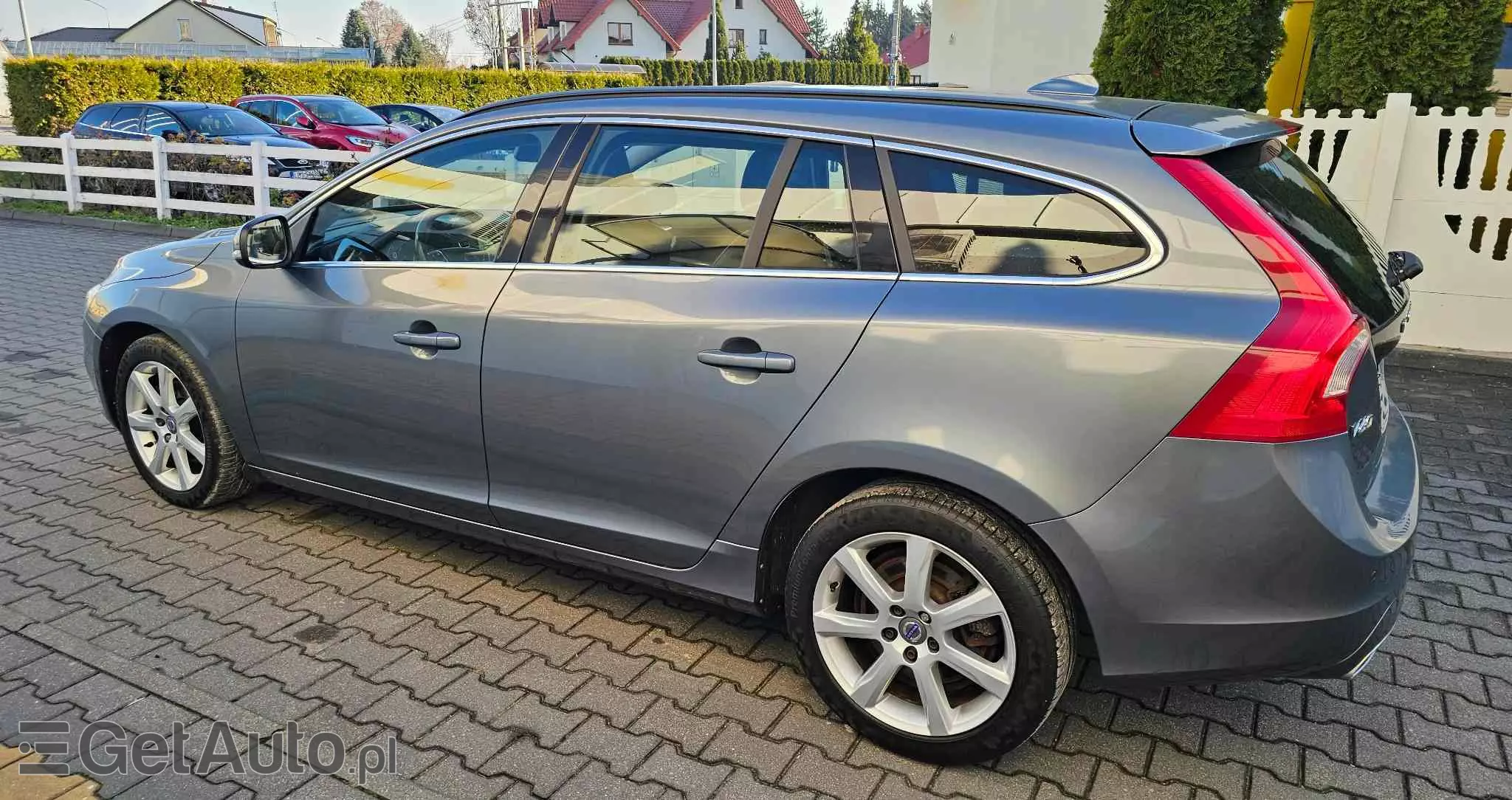 VOLVO V60 D4 Geartronic Summum