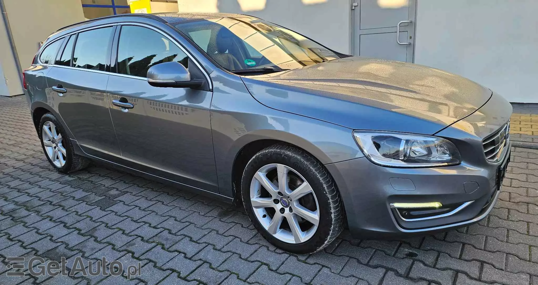 VOLVO V60 D4 Geartronic Summum