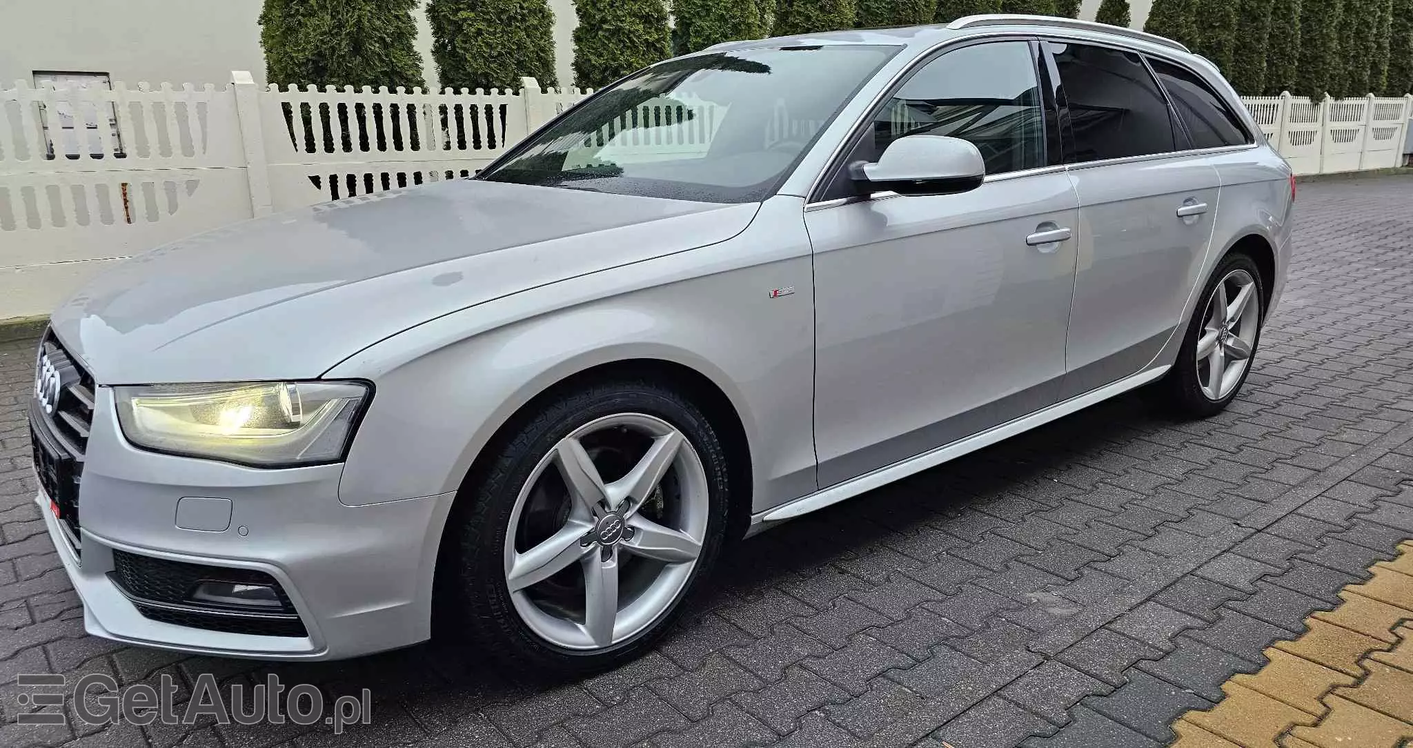 AUDI A4 Avant 2.0 TDI ultra S tronic sport