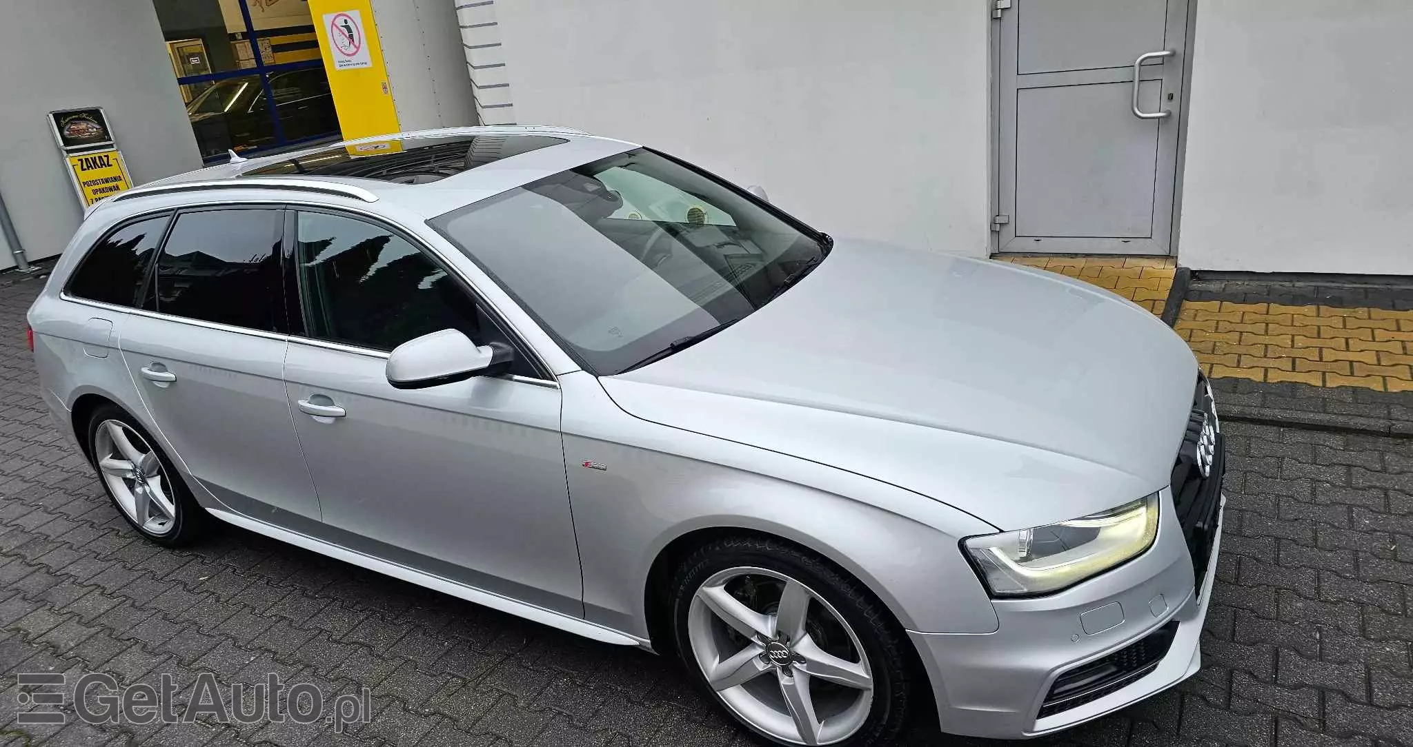 AUDI A4 Avant 2.0 TDI ultra S tronic sport