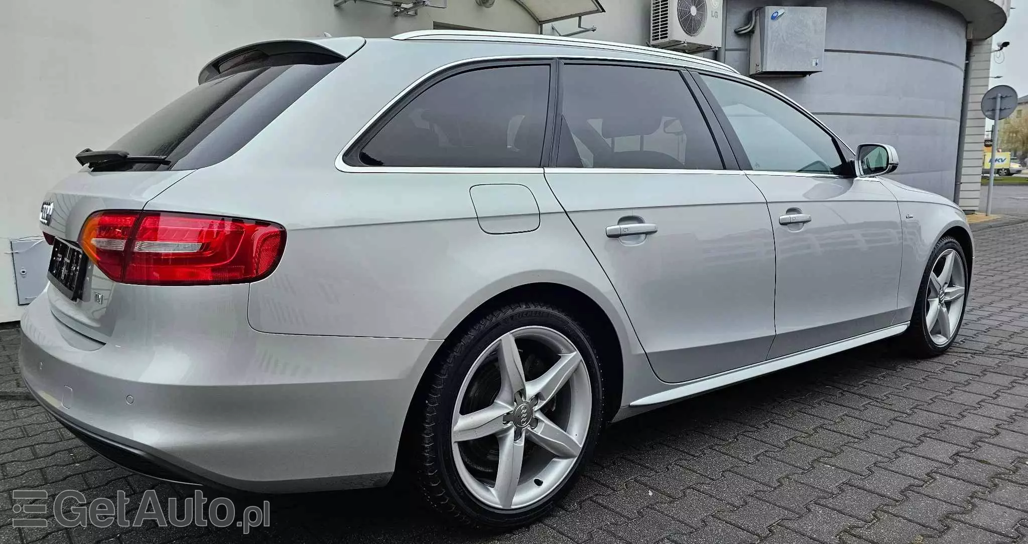 AUDI A4 Avant 2.0 TDI ultra S tronic sport