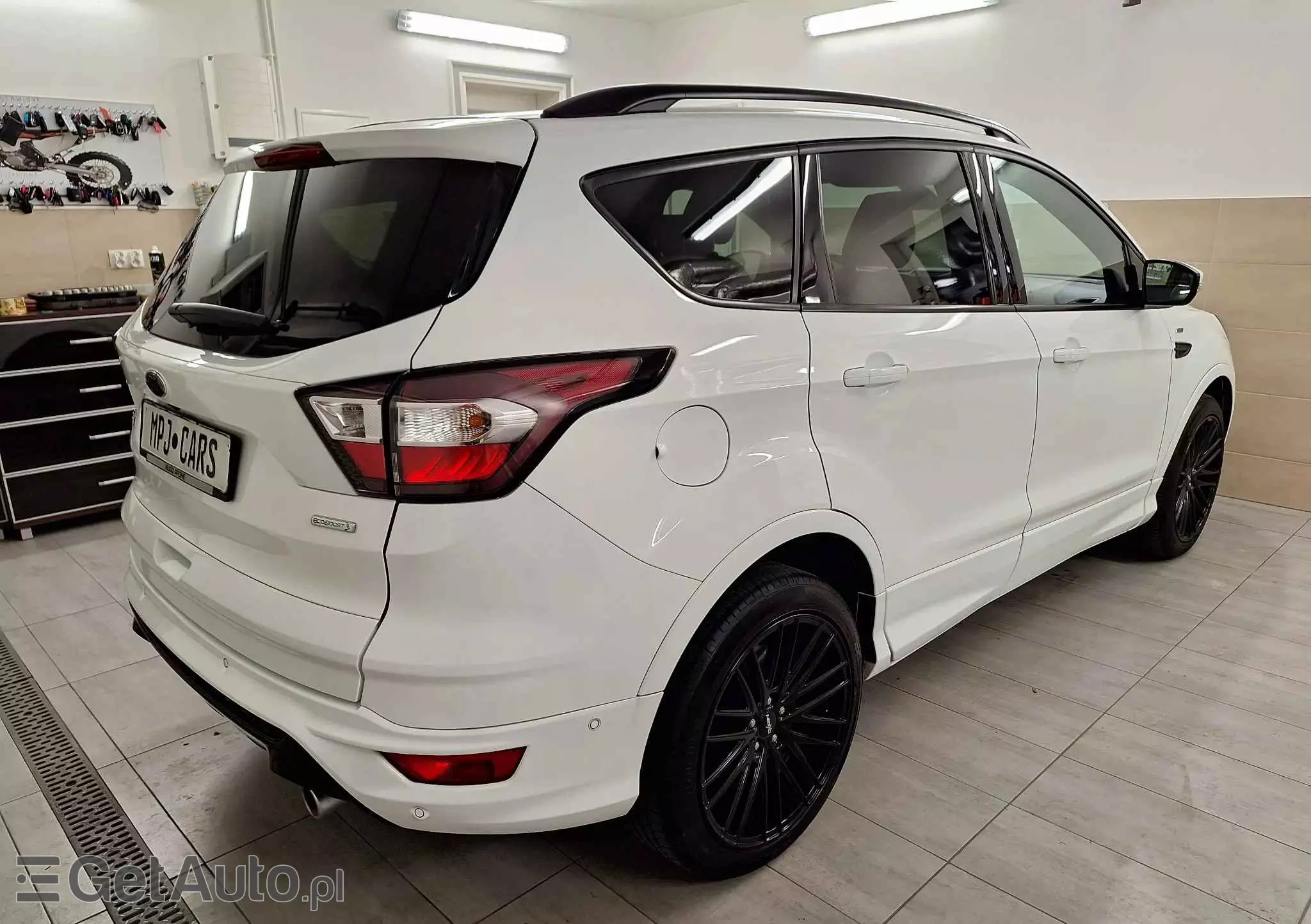 FORD Kuga 1.5 EcoBoost ST-LINE X