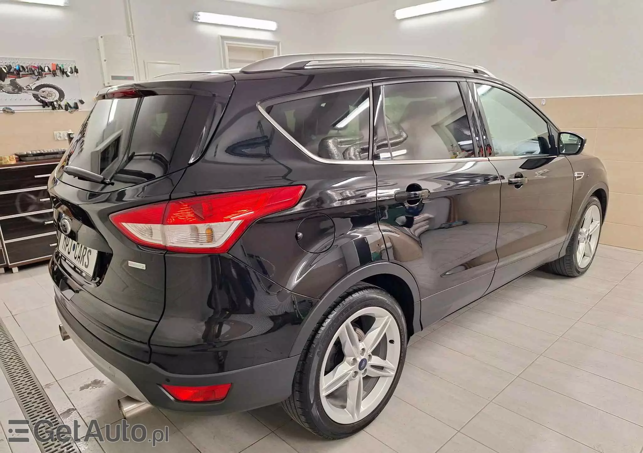 FORD Kuga 1.6 EcoBoost 2x4 Titanium