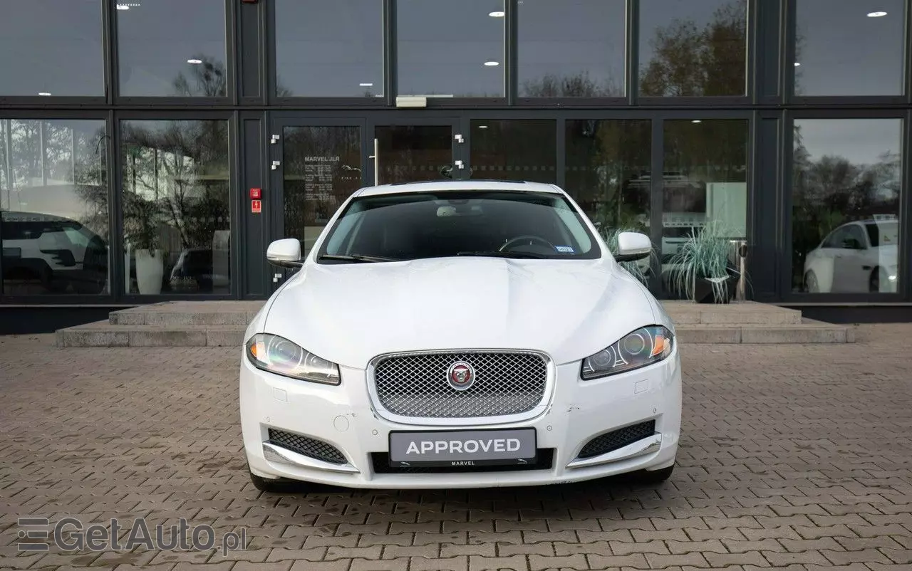 JAGUAR XF 2.0 T Luxury