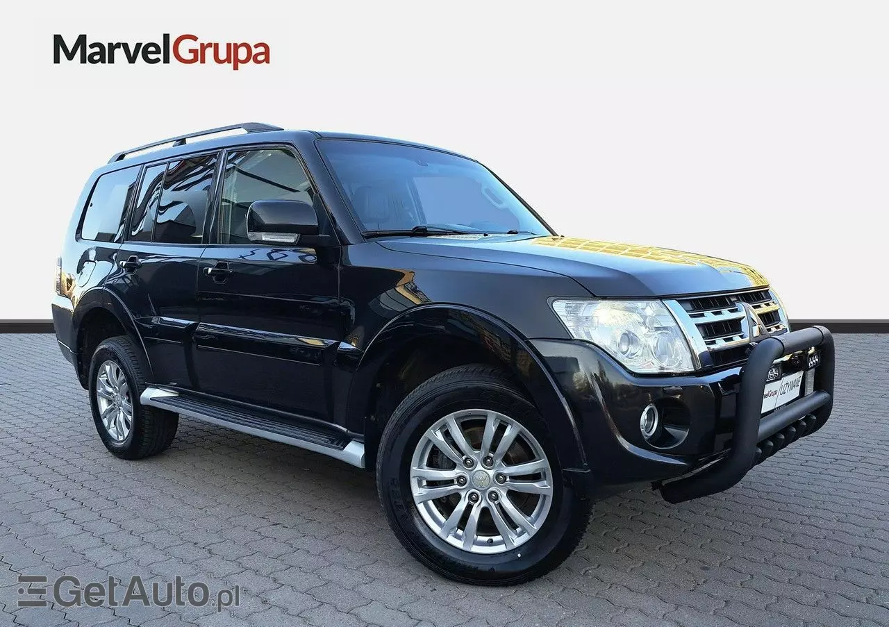 MITSUBISHI Pajero 