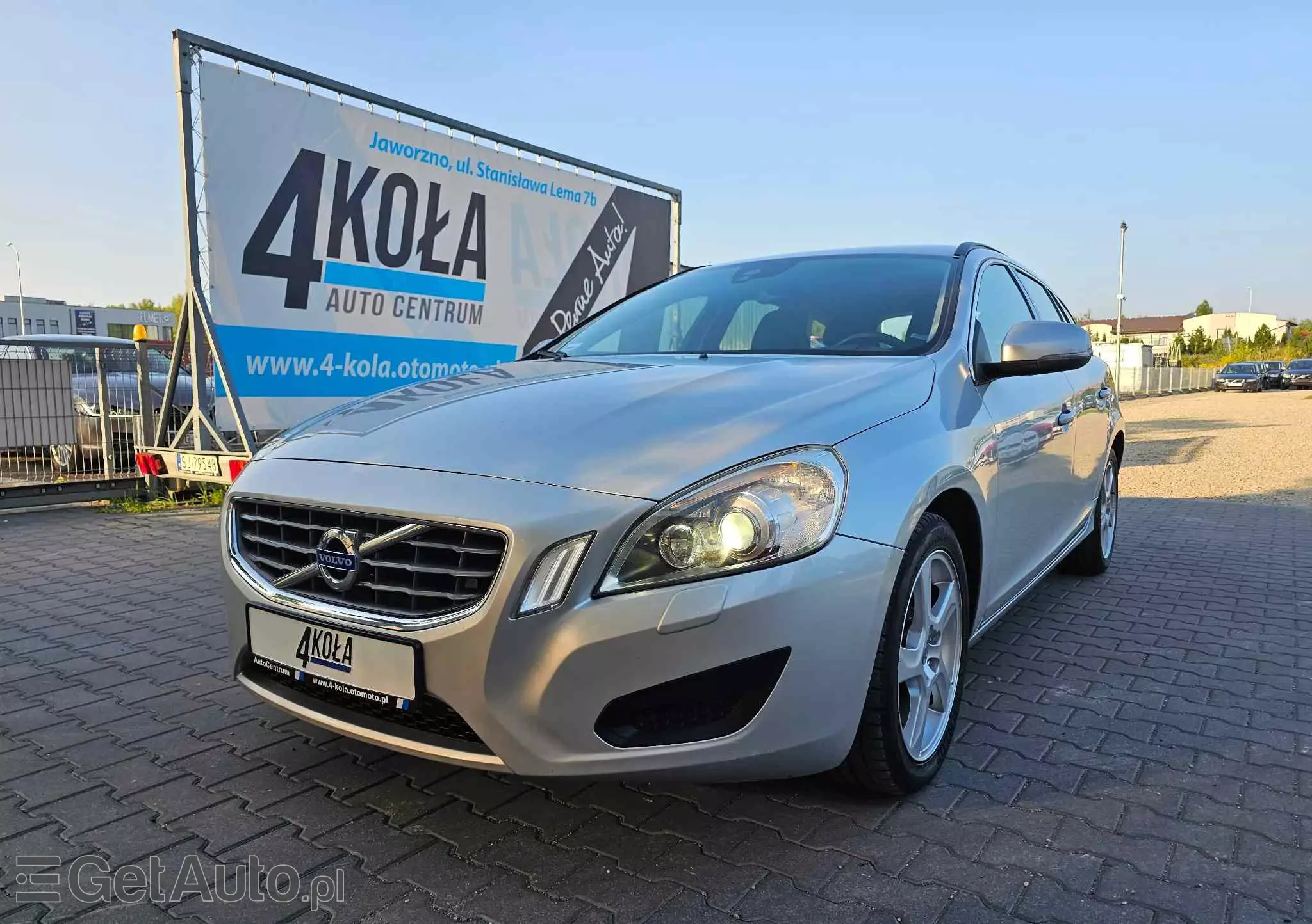 VOLVO V60 T3 Momentum