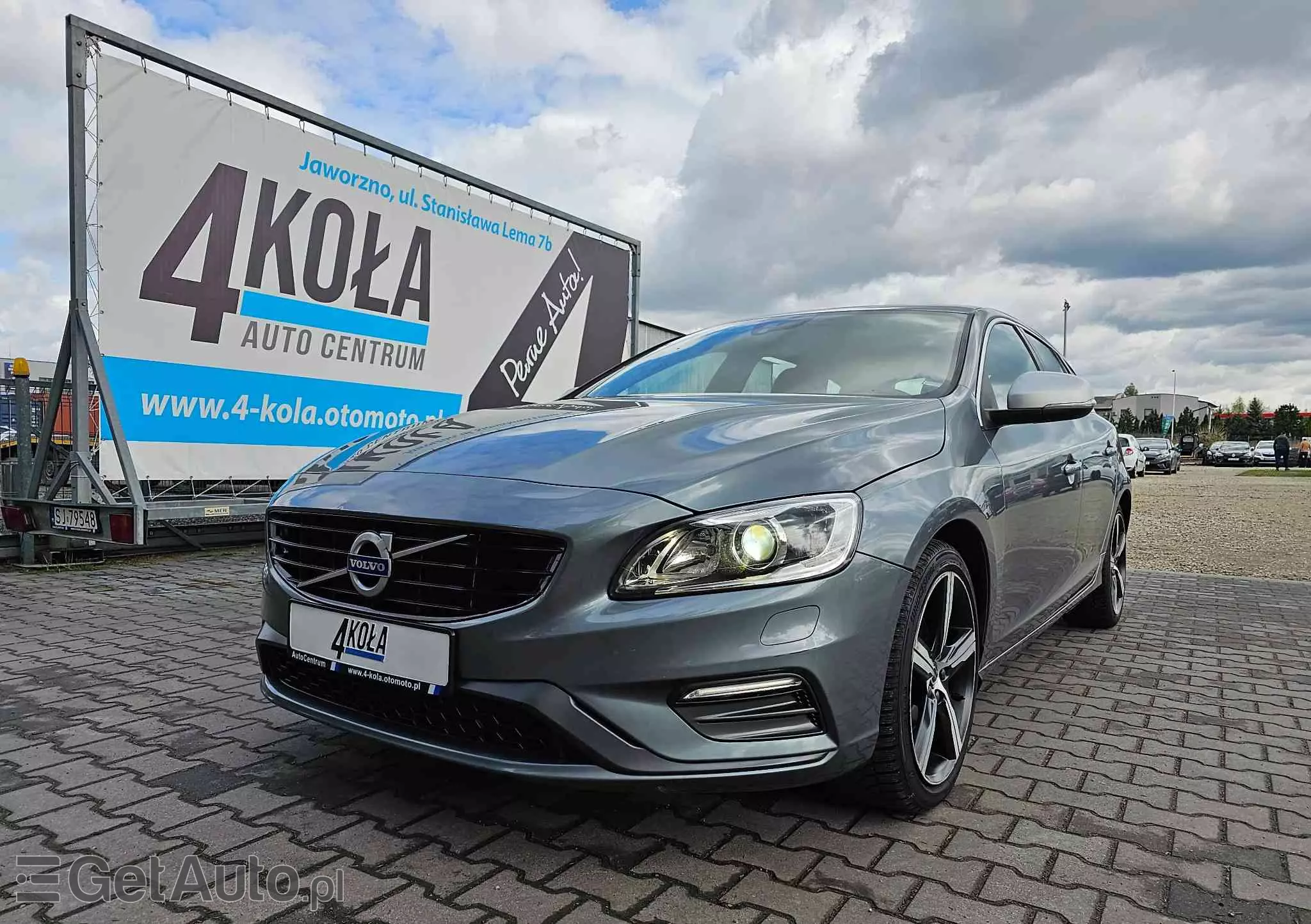 VOLVO V60 D4 R-Design