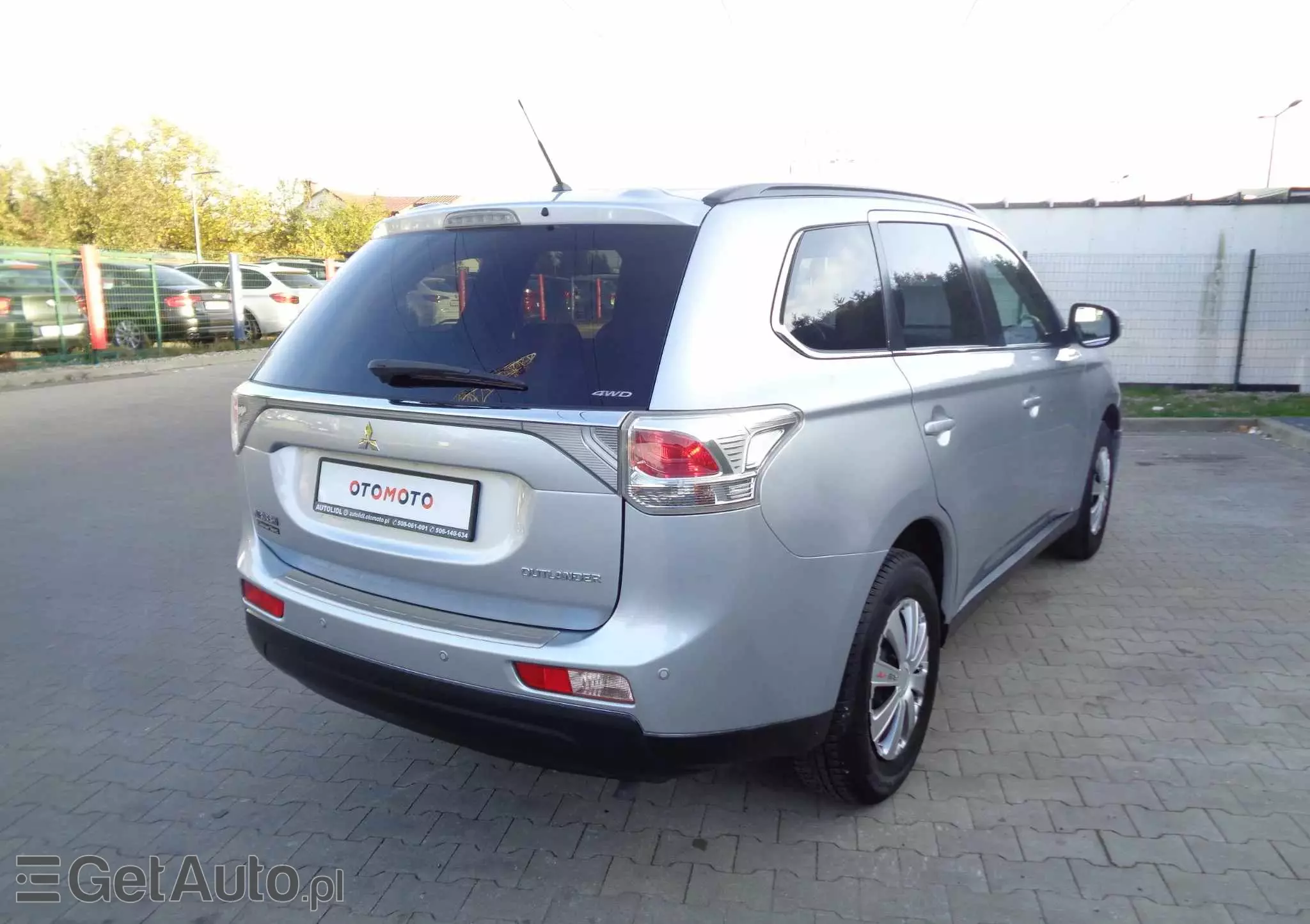 MITSUBISHI Outlander 