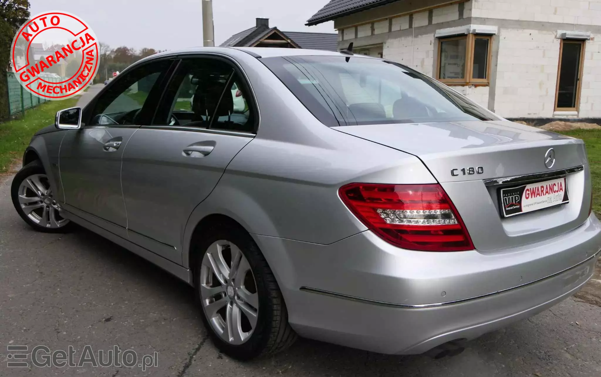 MERCEDES-BENZ Klasa C 180 CGI Automatik BlueEFFICIENCY Avantgarde