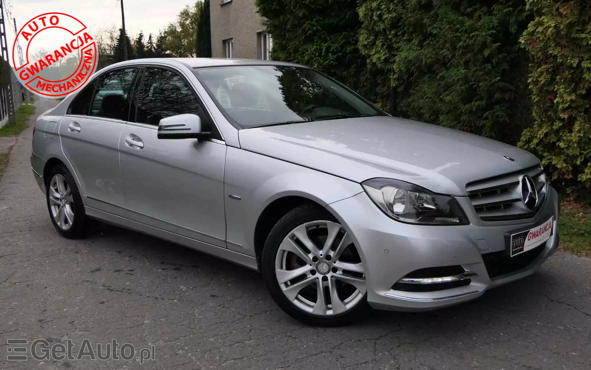 MERCEDES-BENZ Klasa C 180 CGI Automatik BlueEFFICIENCY Avantgarde