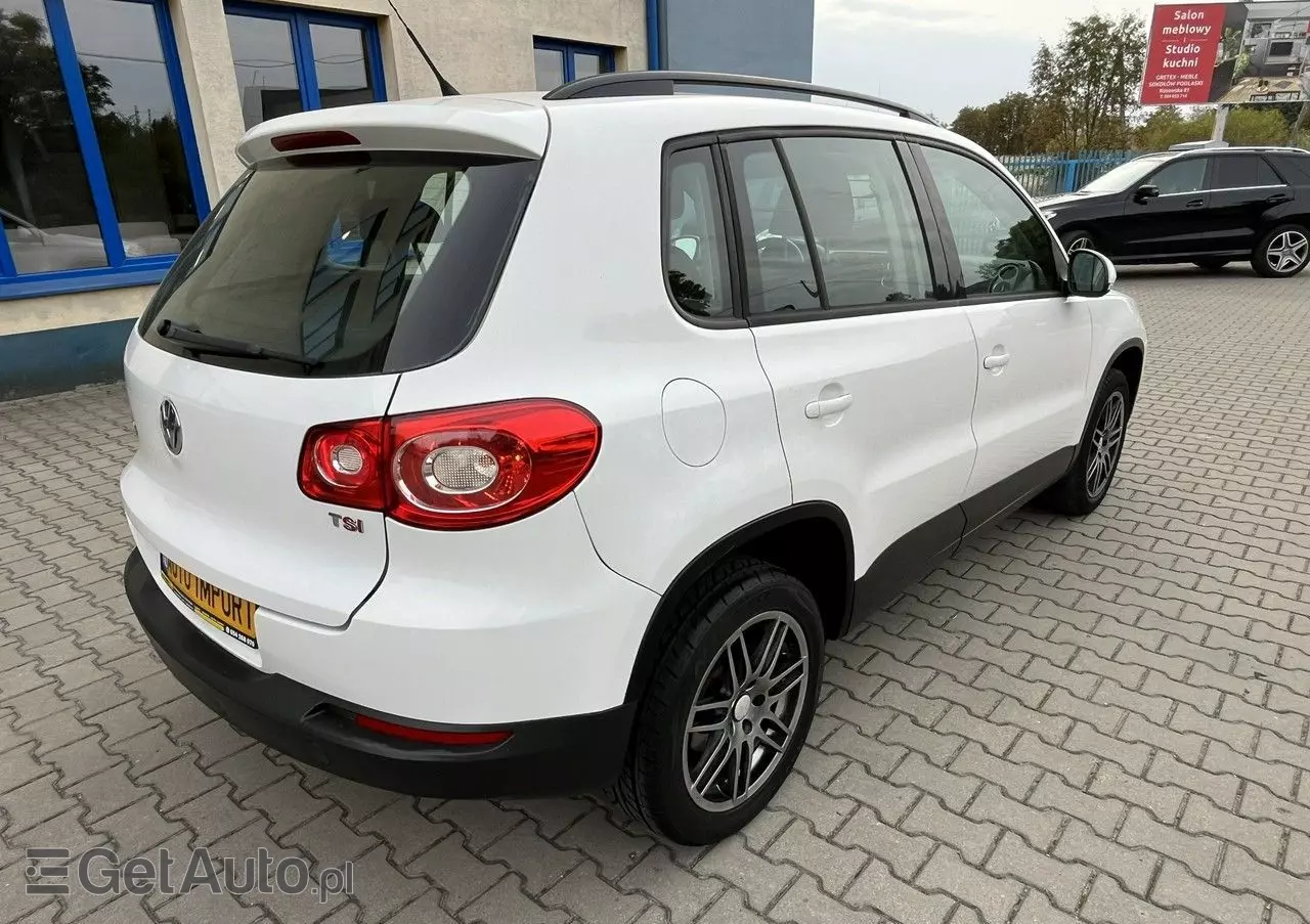 VOLKSWAGEN Tiguan 