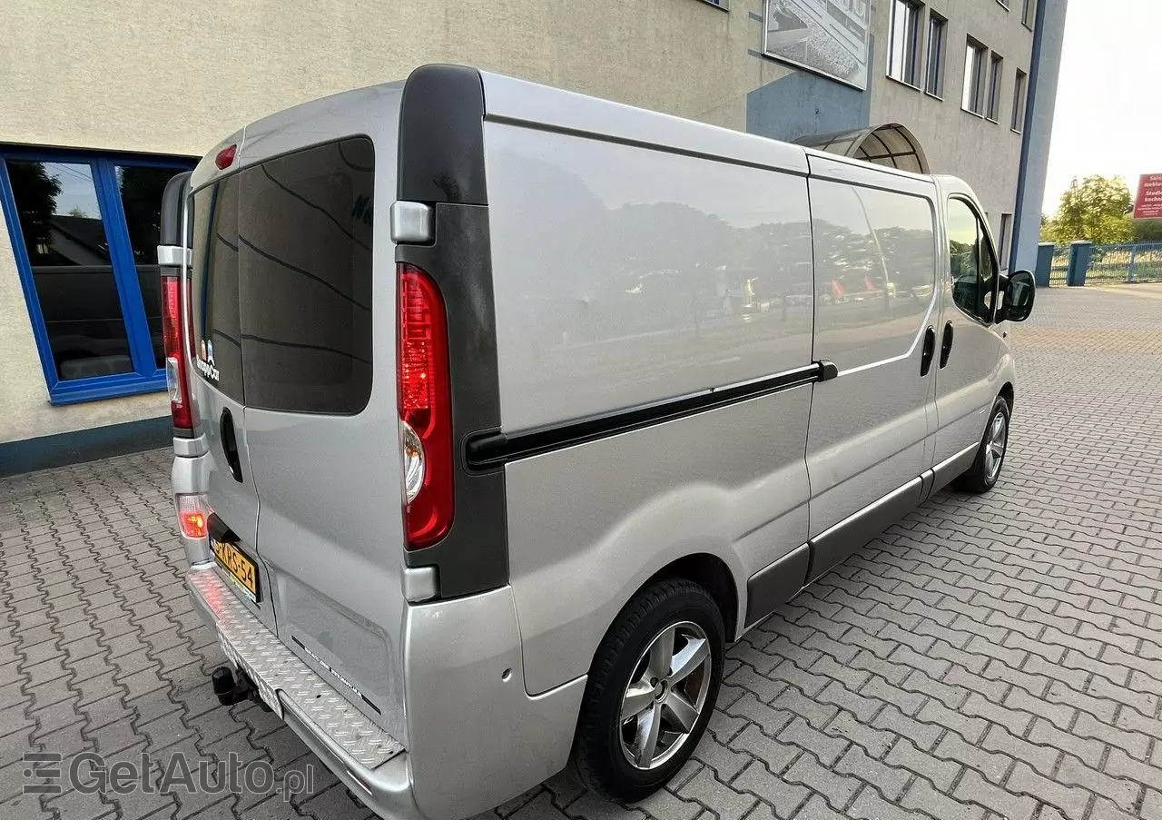 OPEL Vivaro 