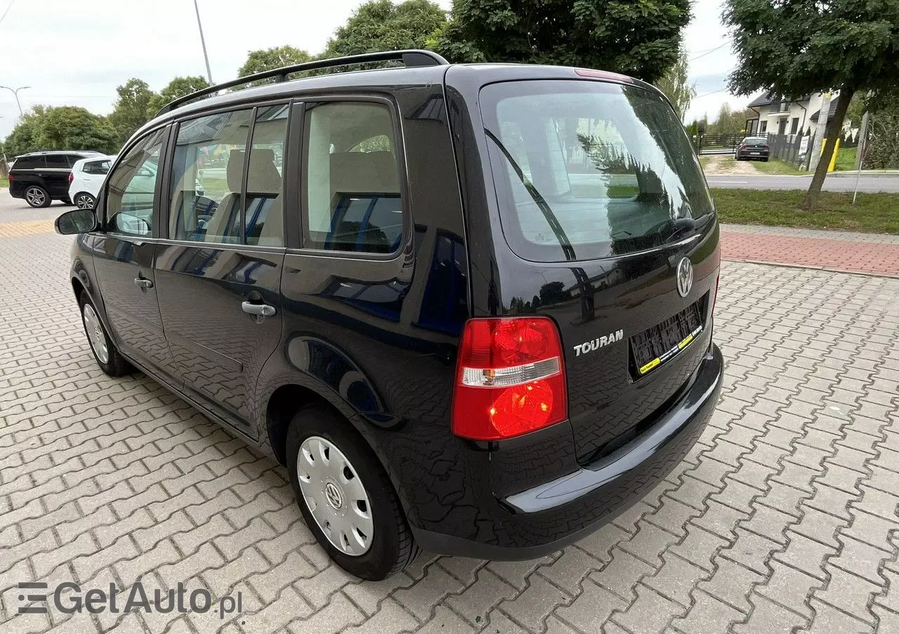 VOLKSWAGEN Touran 