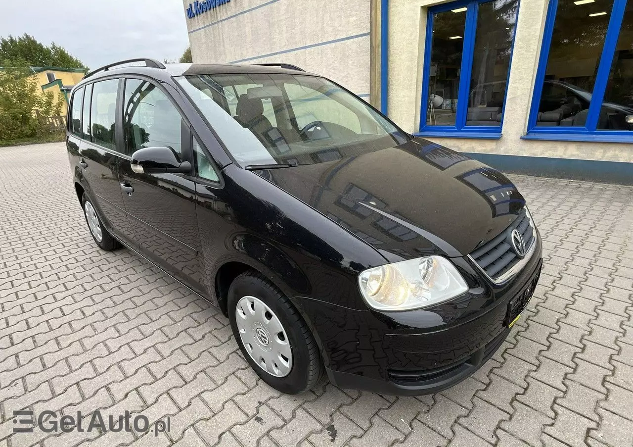 VOLKSWAGEN Touran 