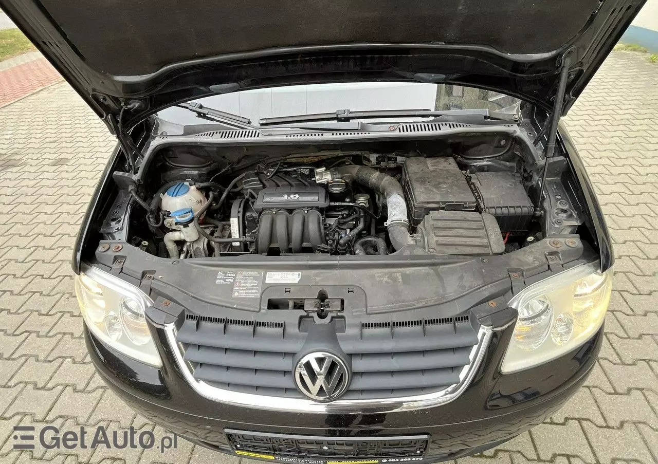 VOLKSWAGEN Touran 