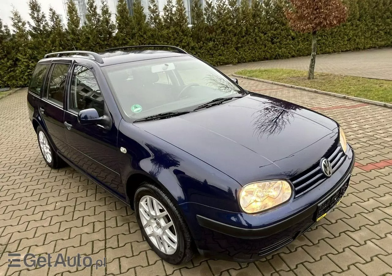 VOLKSWAGEN Golf 