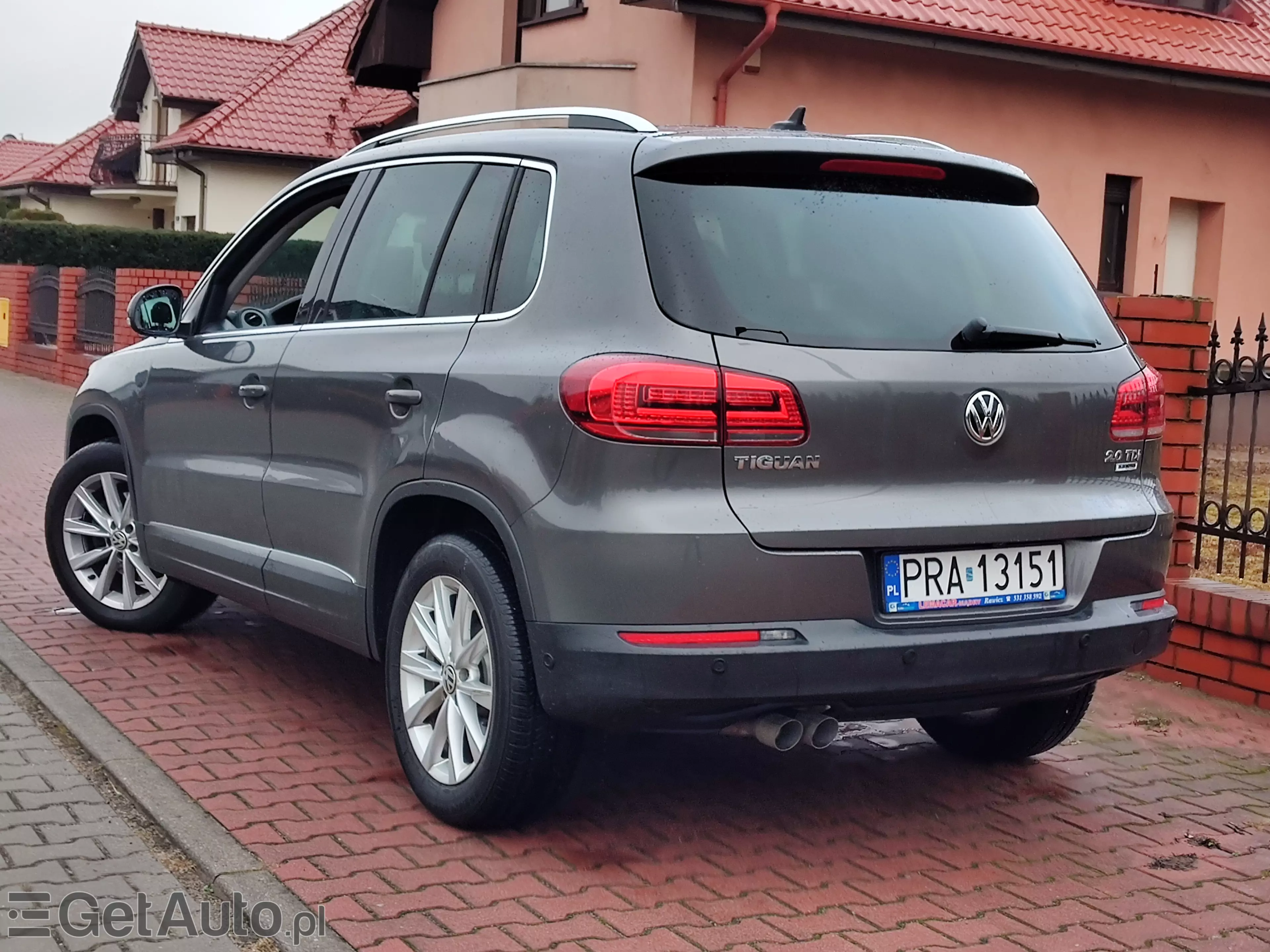 VOLKSWAGEN Tiguan 