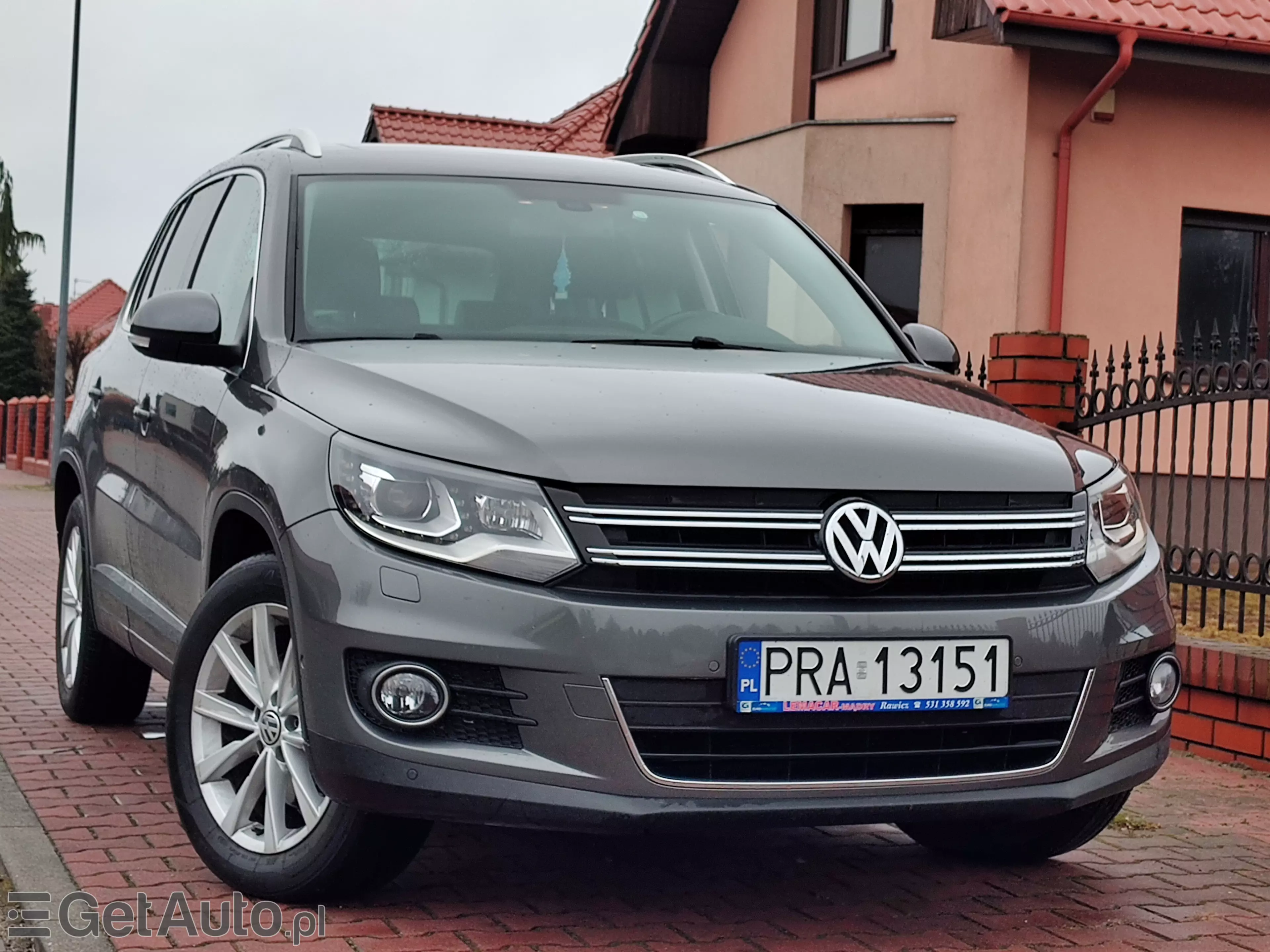 VOLKSWAGEN Tiguan 