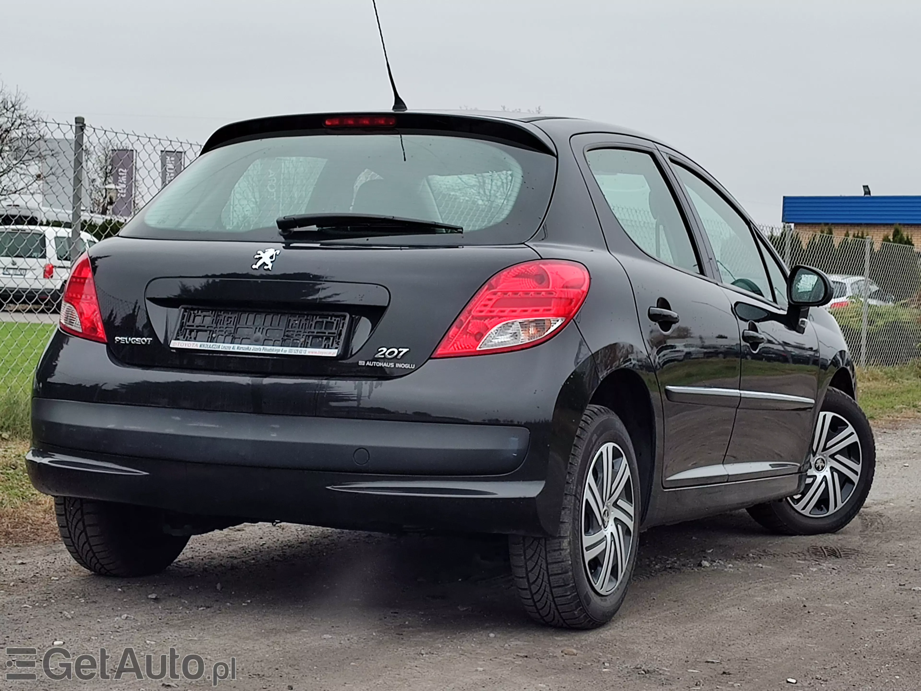 PEUGEOT 207 