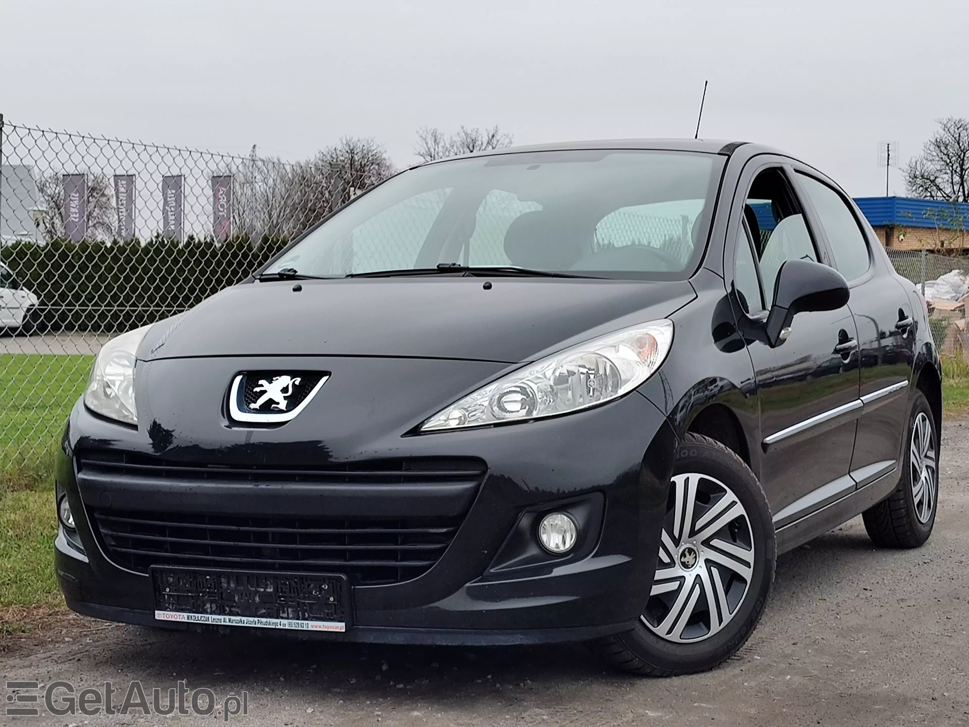 PEUGEOT 207 