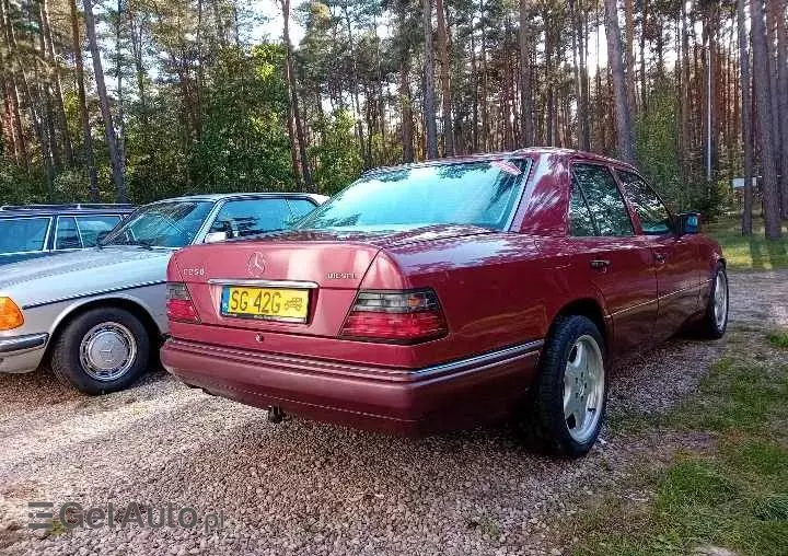 MERCEDES-BENZ W 124 