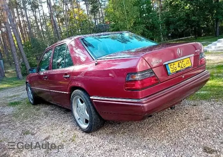 MERCEDES-BENZ W 124 