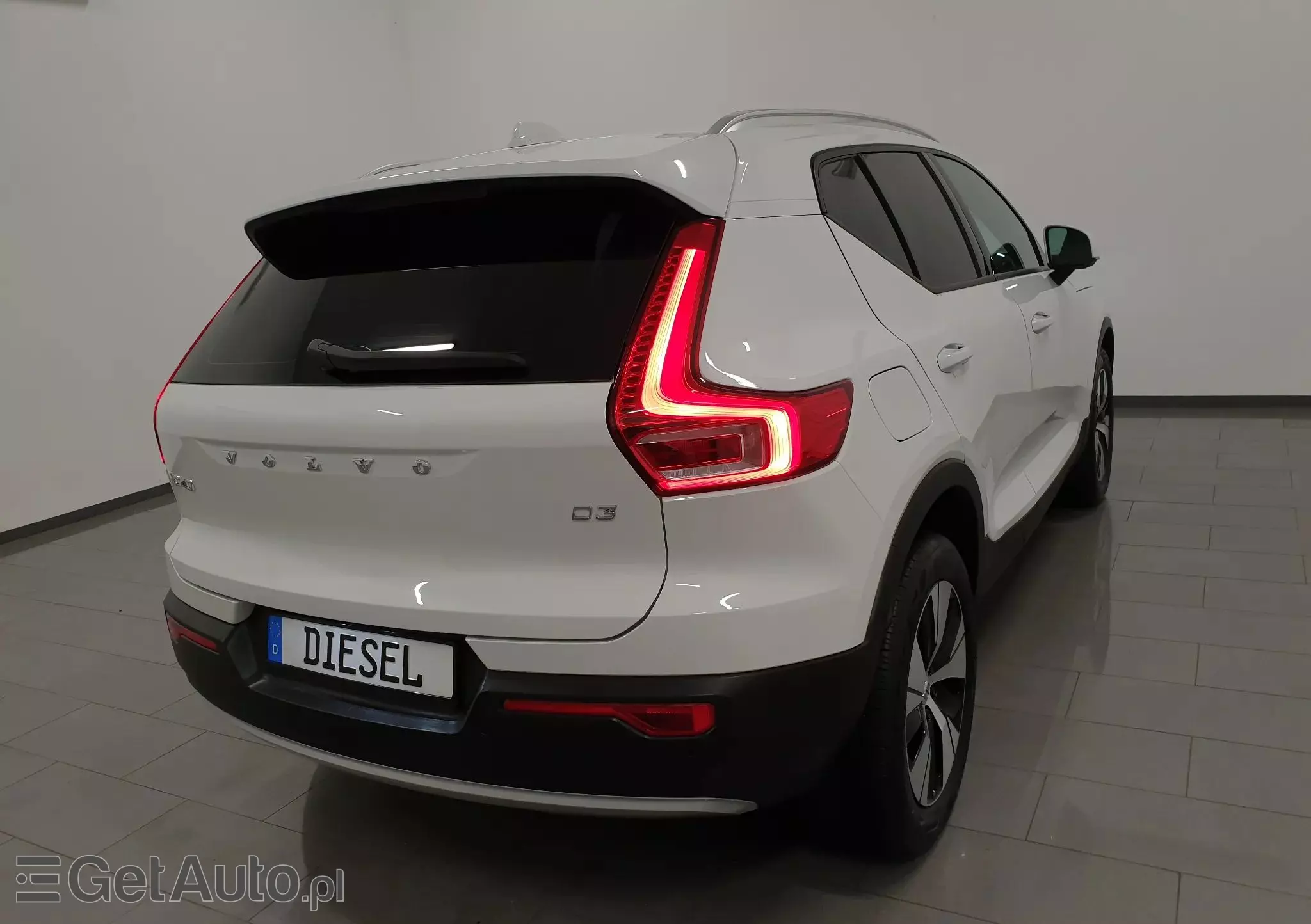 VOLVO XC 40 D3 R-Design