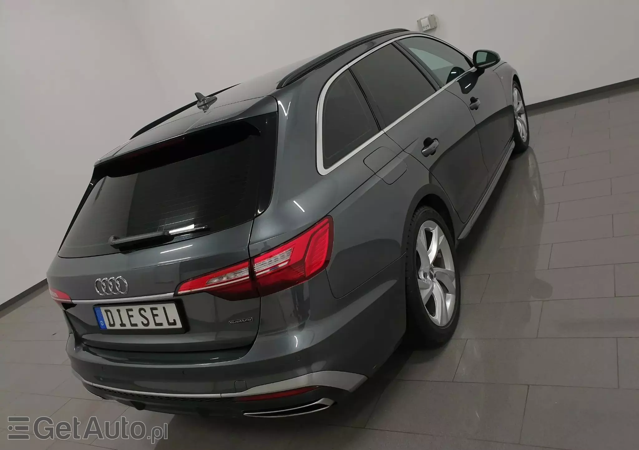 AUDI A4 40 TDI Quattro S Line S tronic