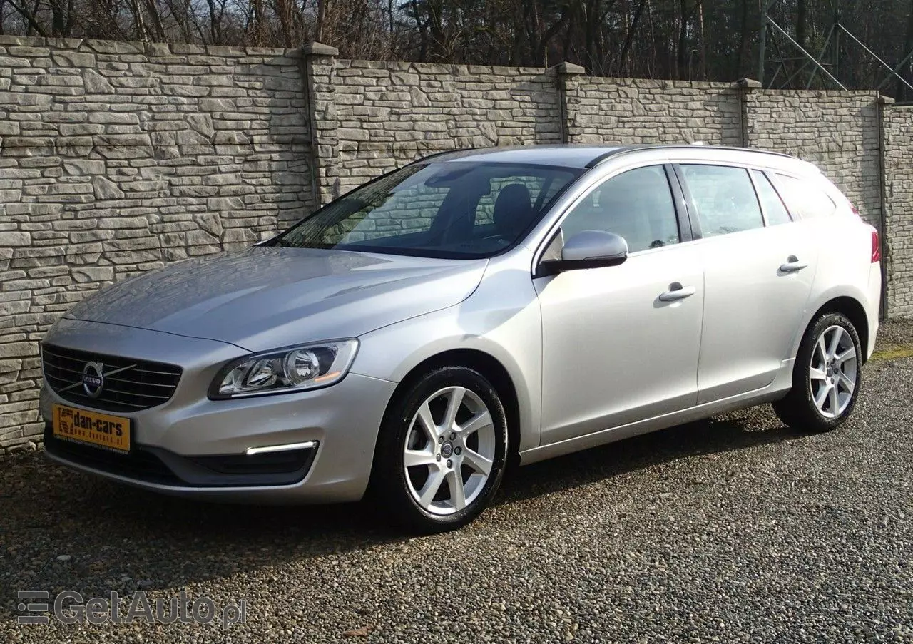 VOLVO V60 D3 Momentum