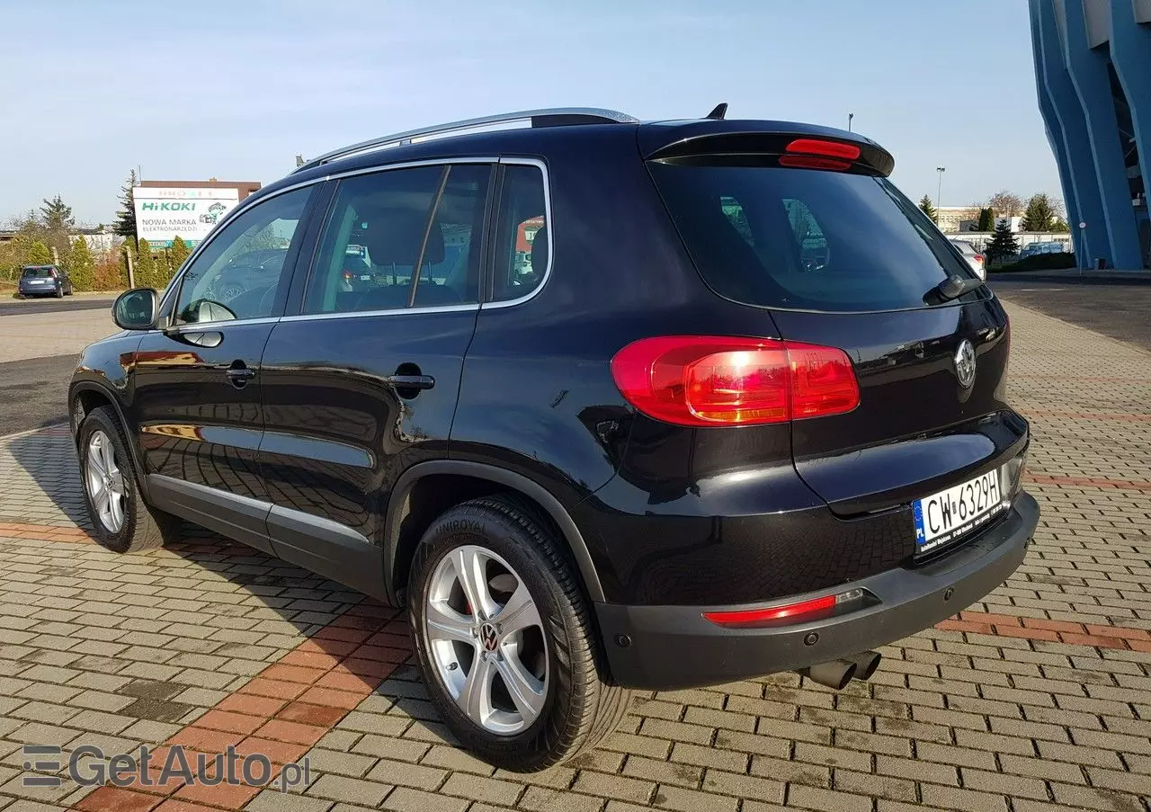 VOLKSWAGEN Tiguan 