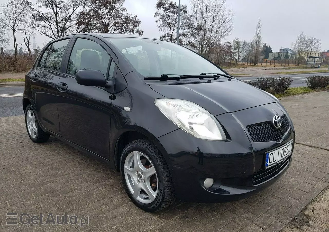 TOYOTA Yaris 