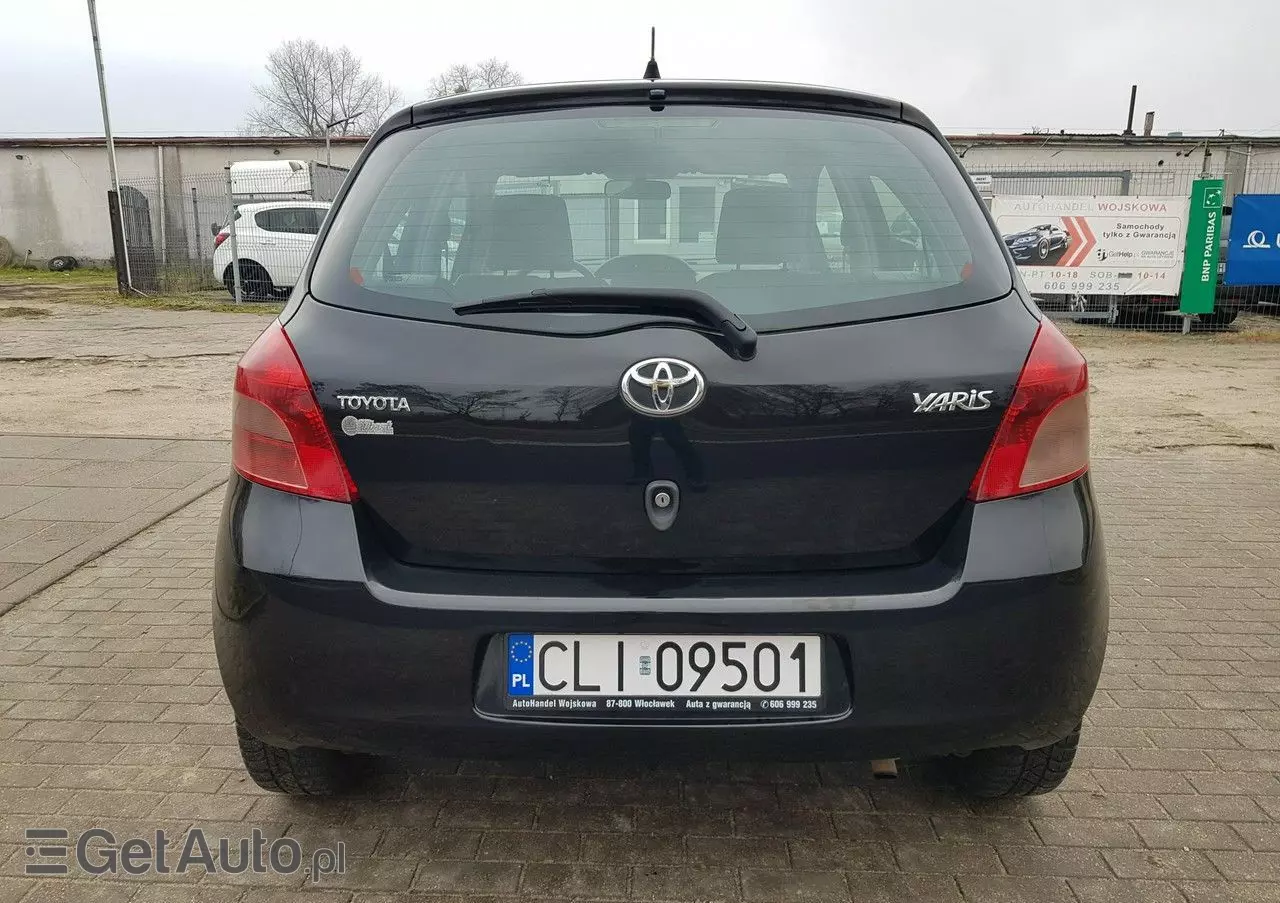 TOYOTA Yaris 