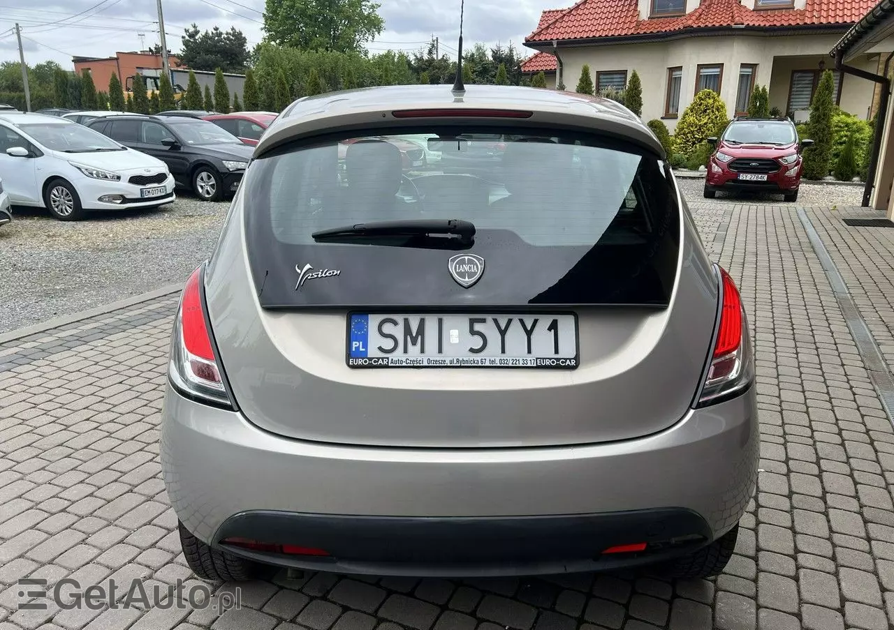 LANCIA Ypsilon 