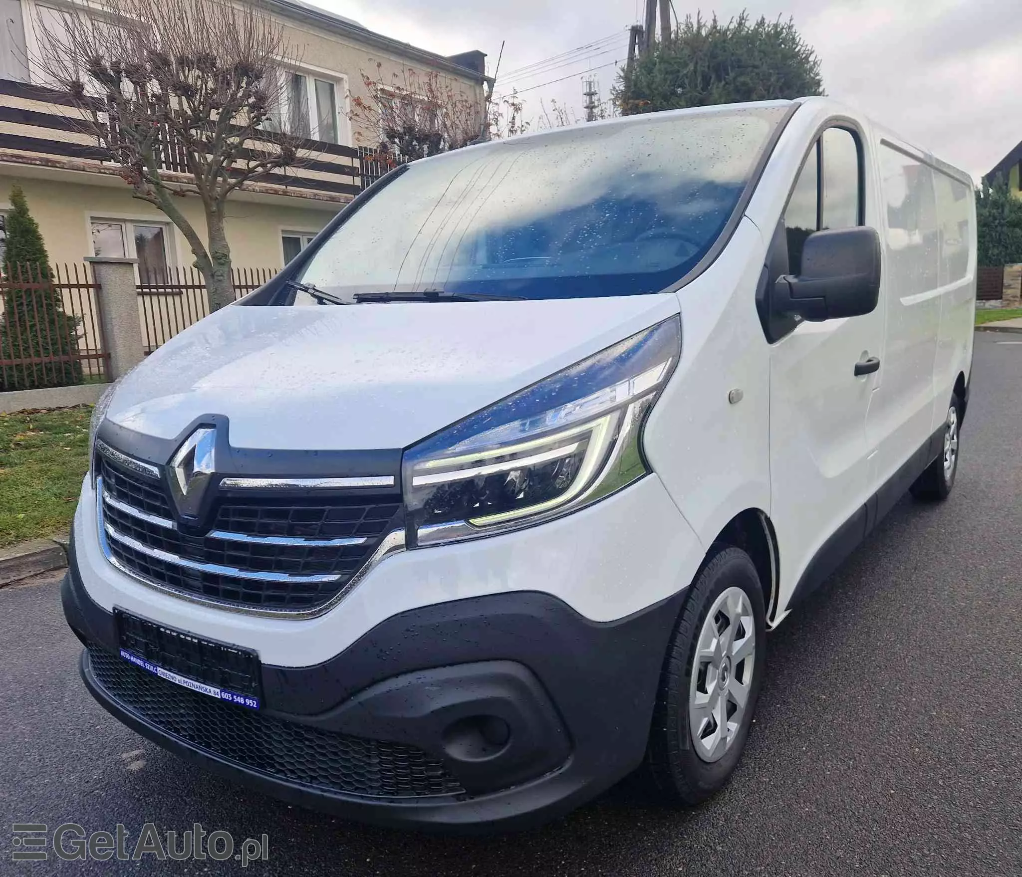 RENAULT Trafic 