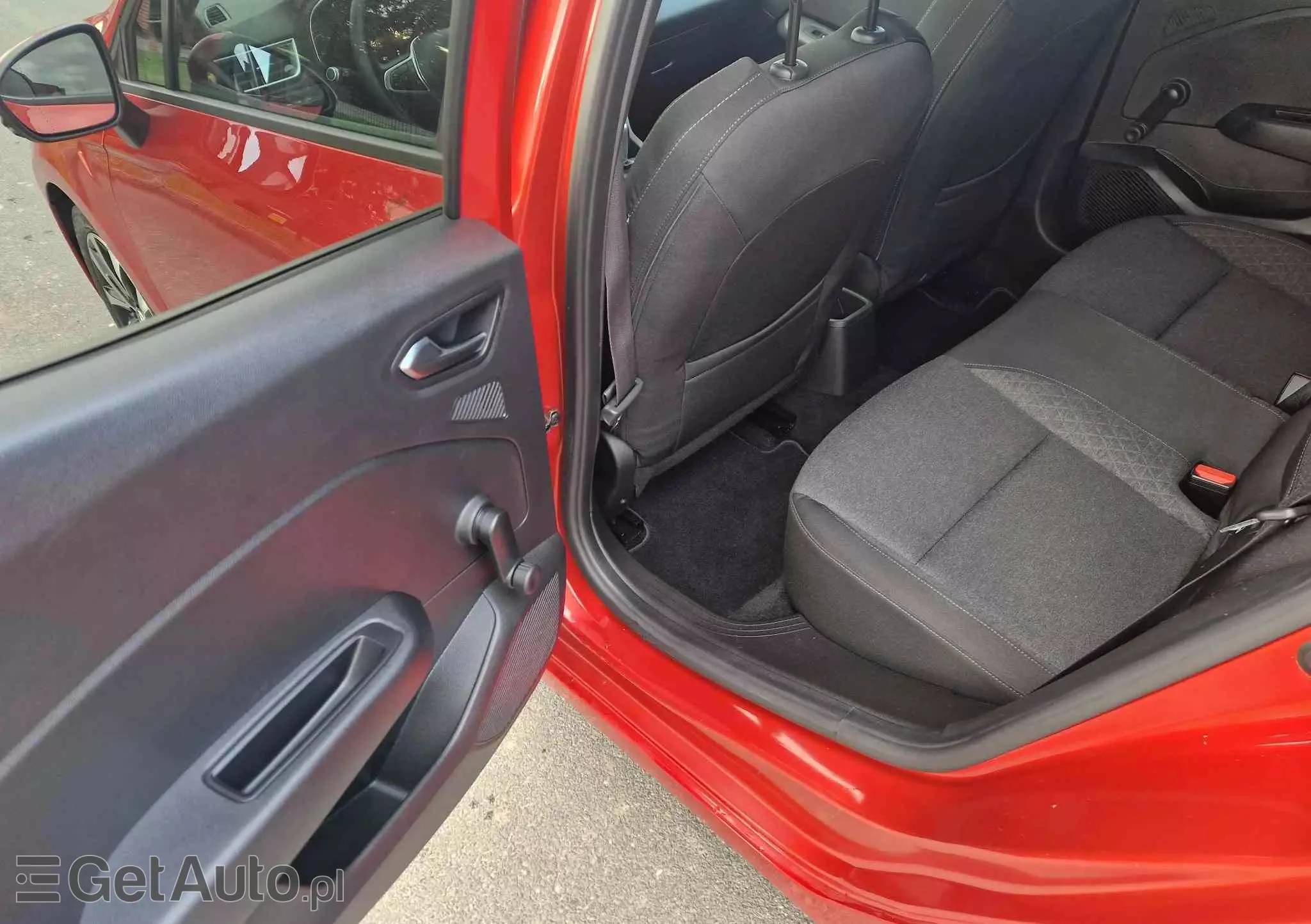 RENAULT Clio 1.6 E-TECH Intens