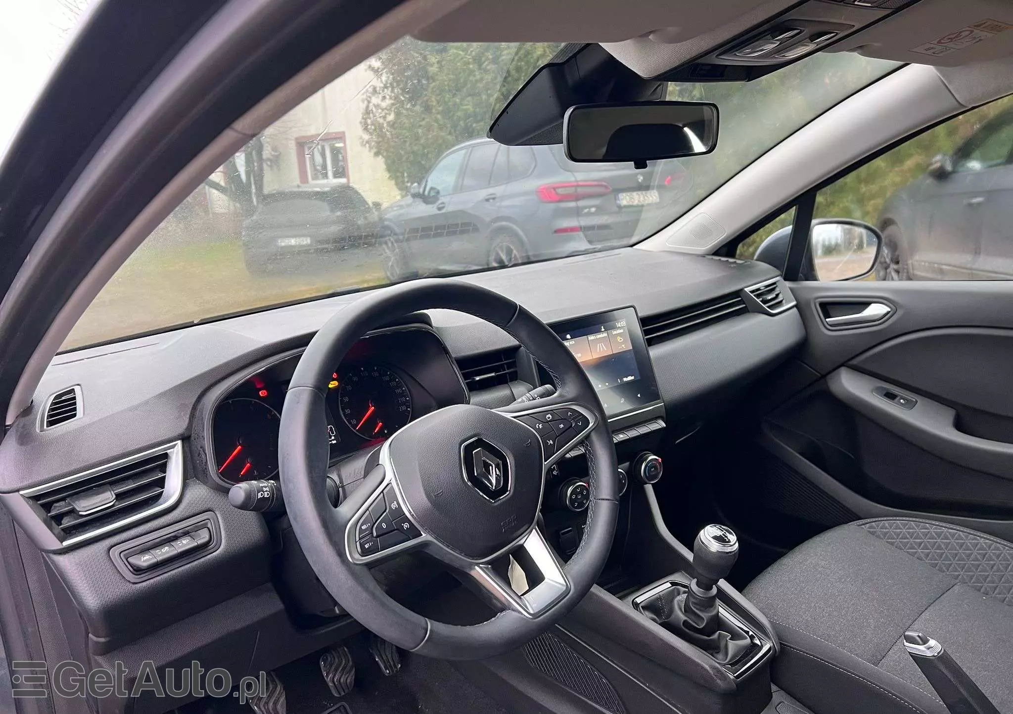 RENAULT Clio TCe 100 BUSINESS EDITION