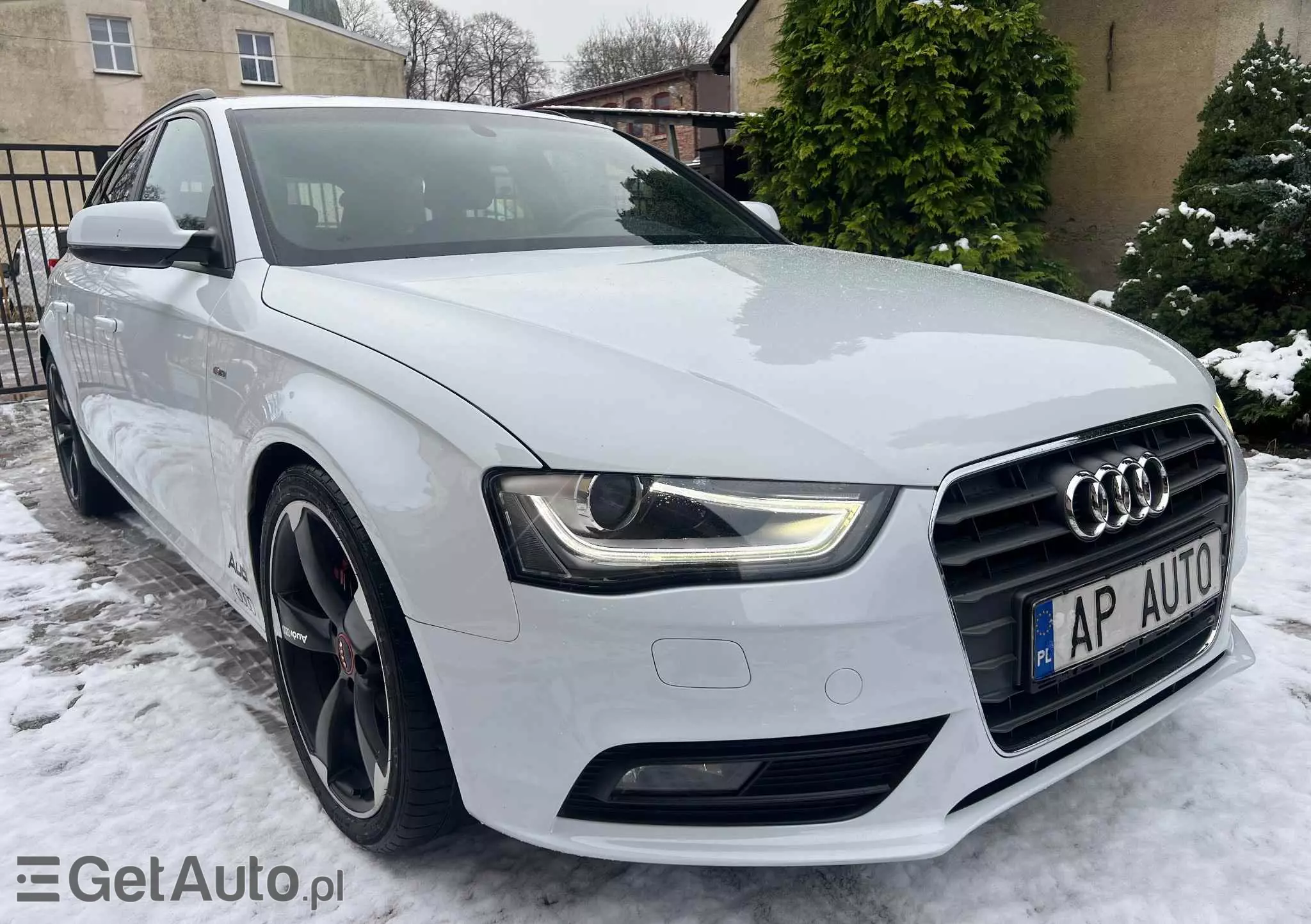 AUDI A4 Avant 2.0 TDI DPF S line Sportpaket