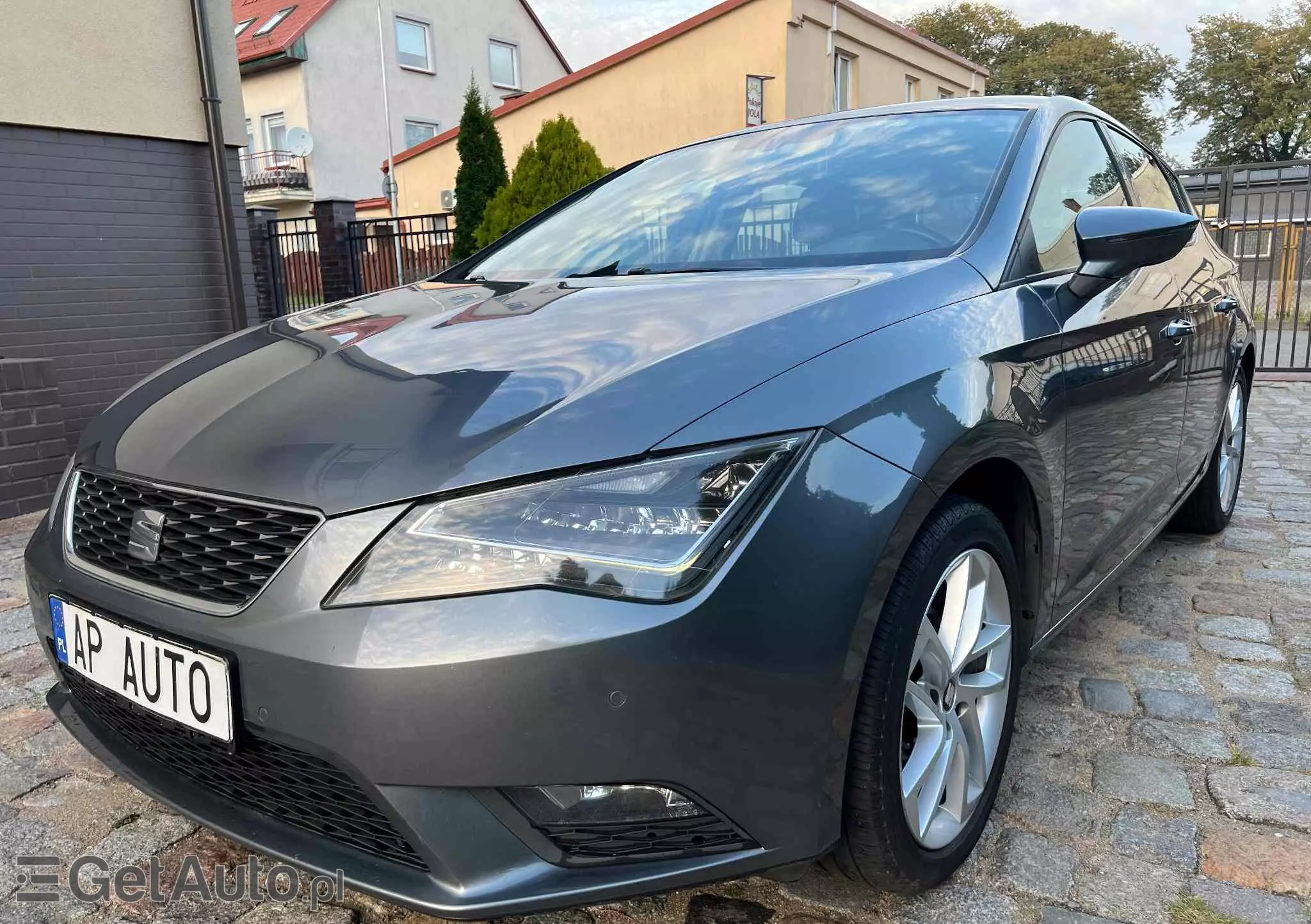 SEAT Leon 1.6 TDI DPF Ecomotive DSG Style