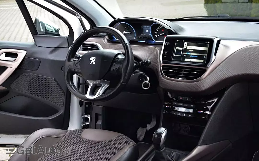 PEUGEOT 2008 1.2 VTi Allure