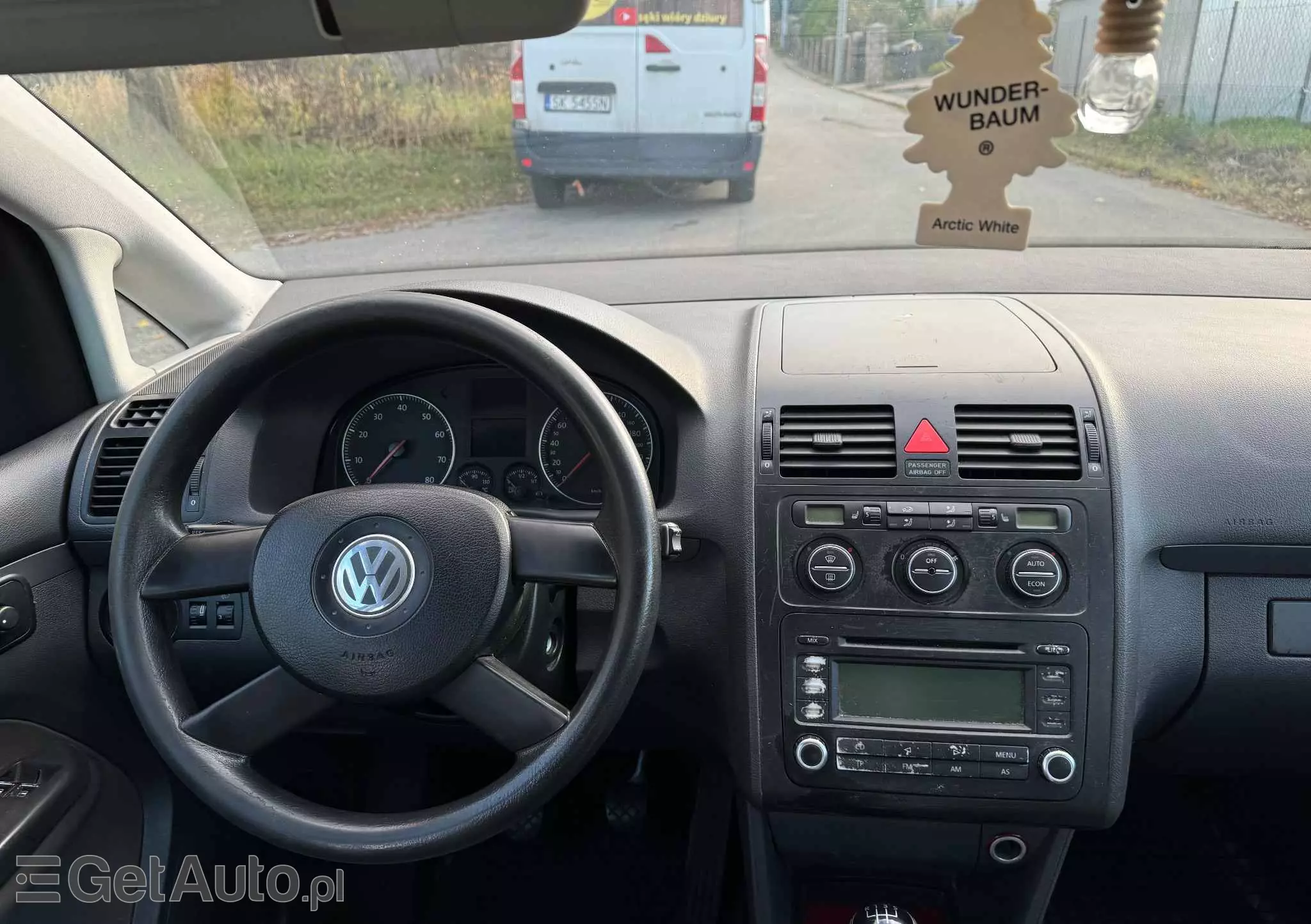 VOLKSWAGEN Touran 1.6 Basis