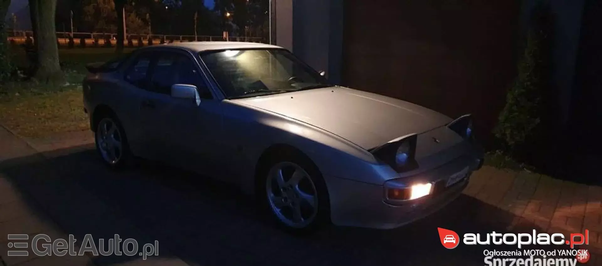 PORSCHE 944 