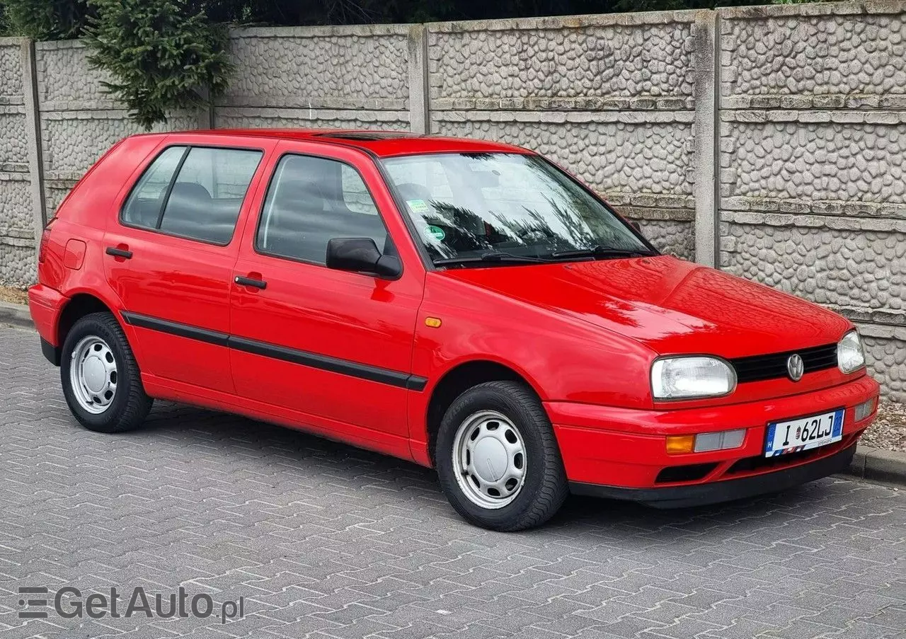 VOLKSWAGEN Golf 