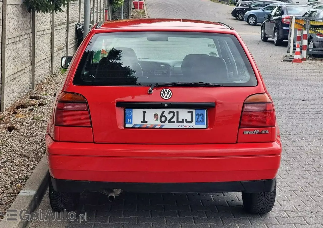 VOLKSWAGEN Golf 