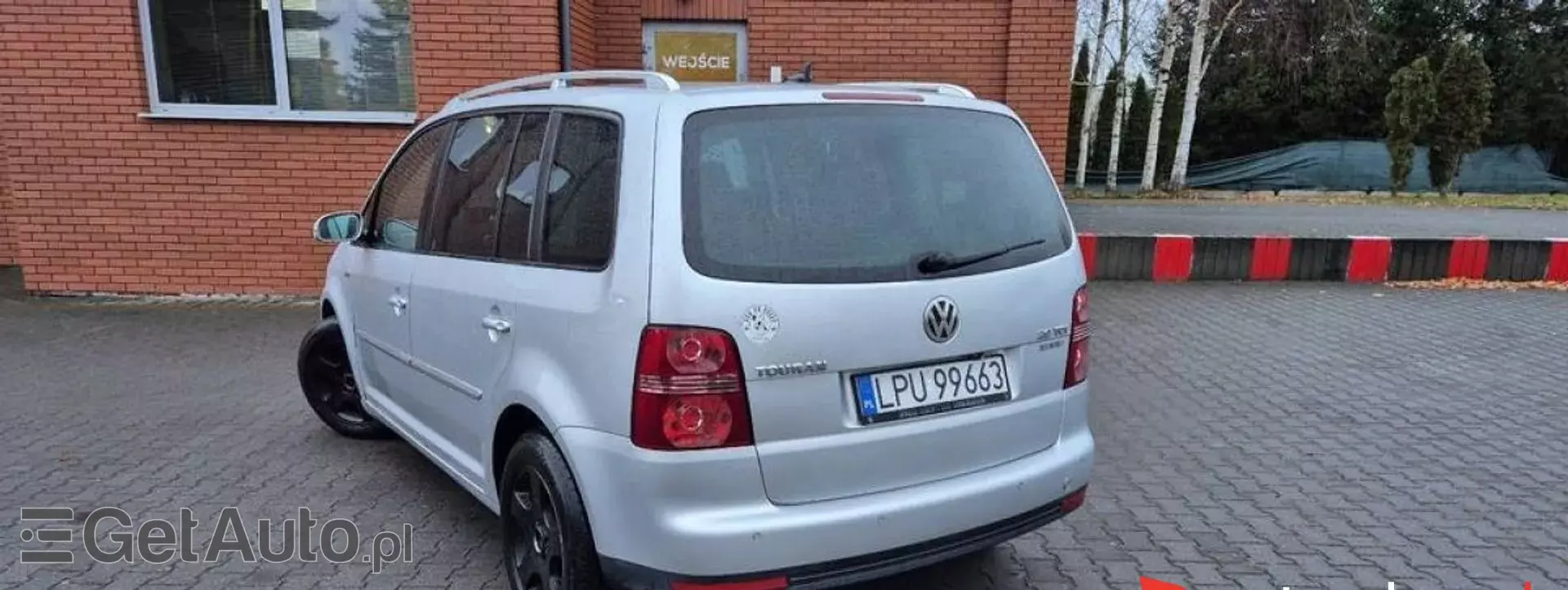 VOLKSWAGEN Touran 